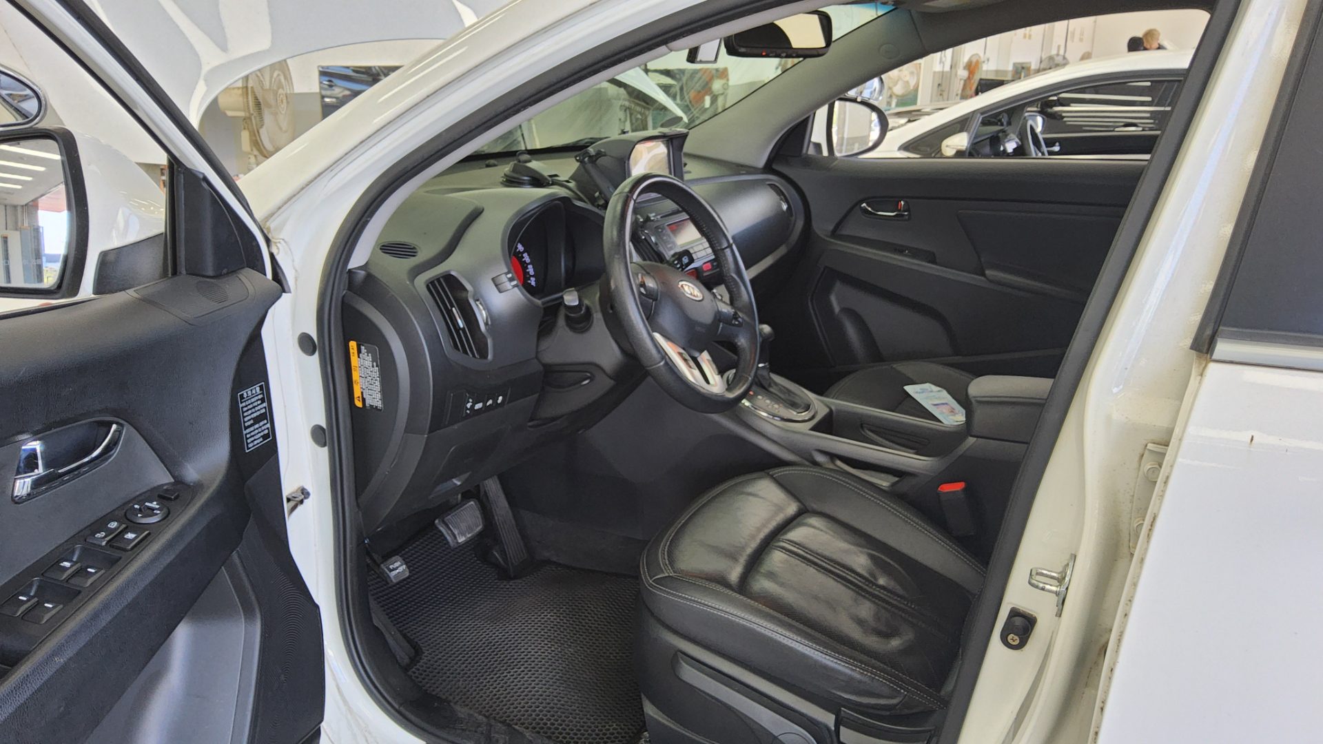 Kia Sportage 2011 - Image 9