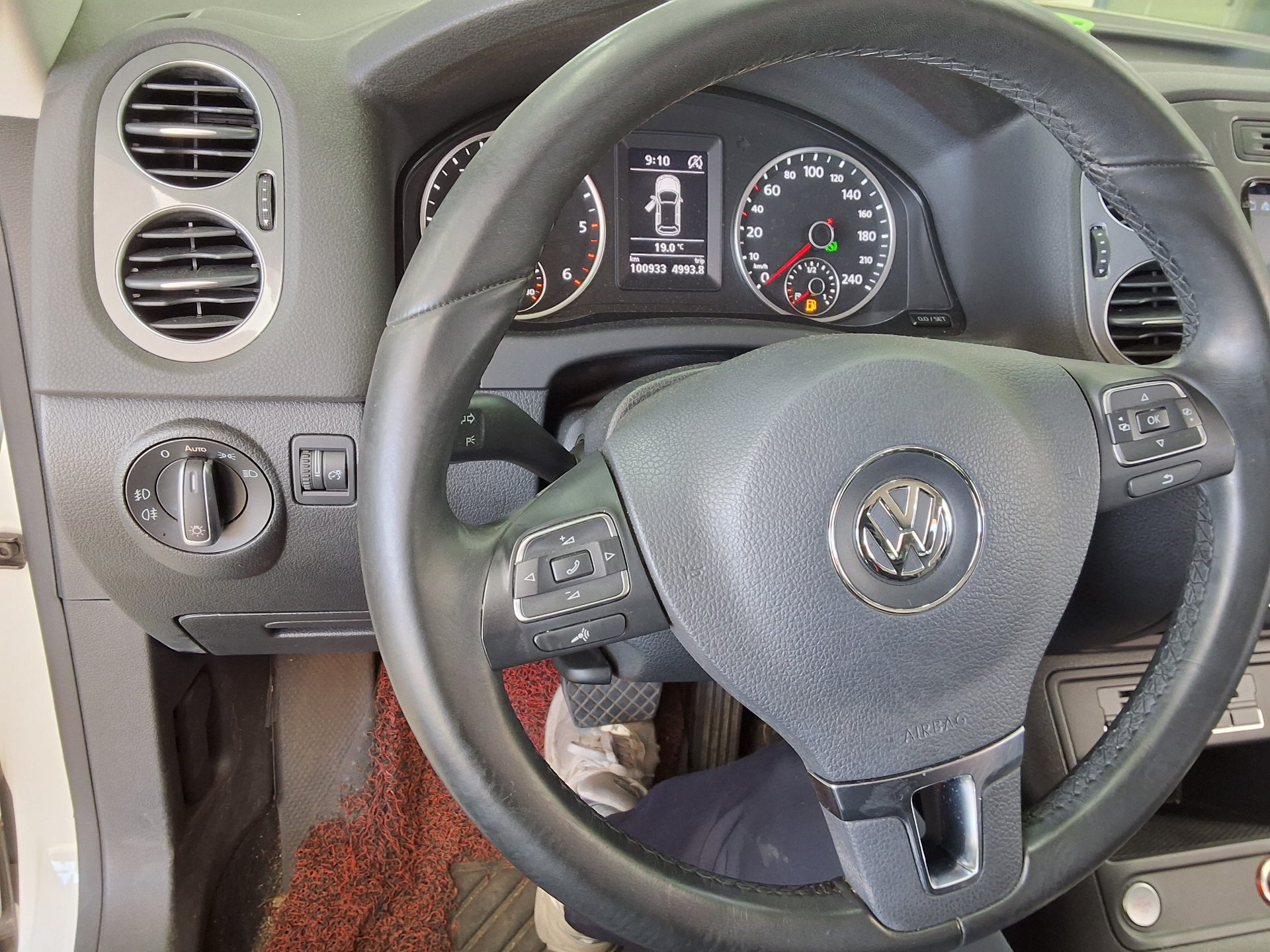 Volkswagen Tiguan 2016 - Image 16