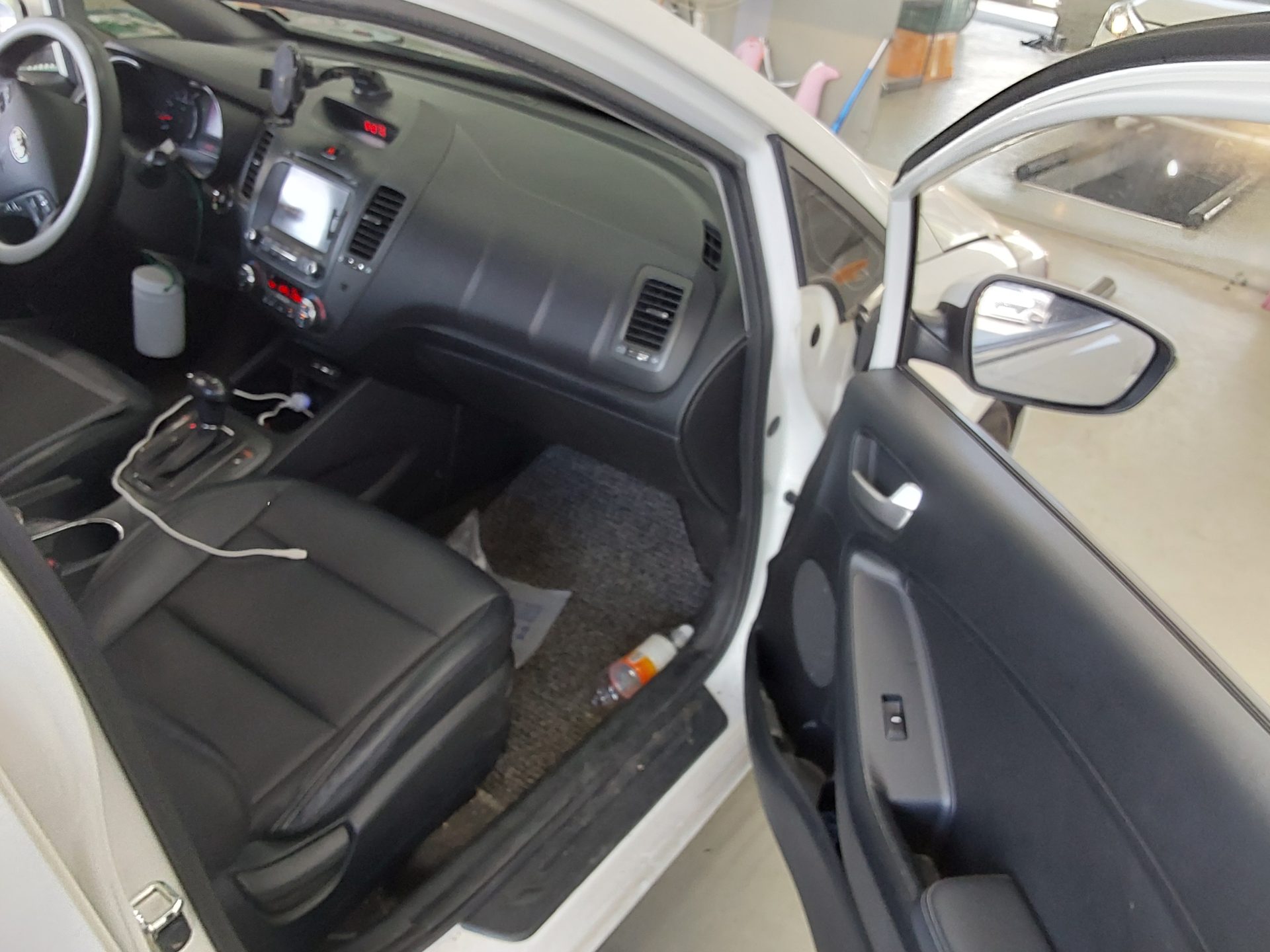 Kia K3 2015 - Image 14