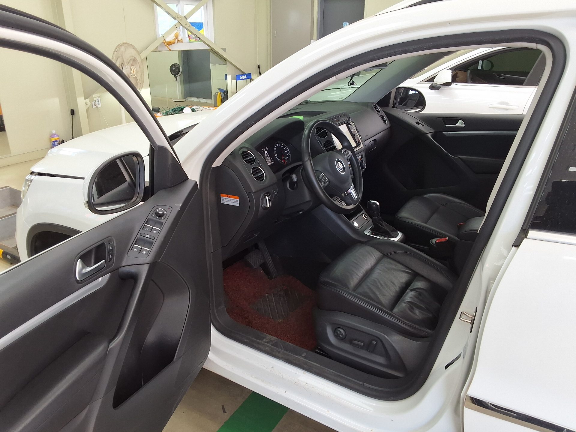 Volkswagen Tiguan 2016 - Image 9