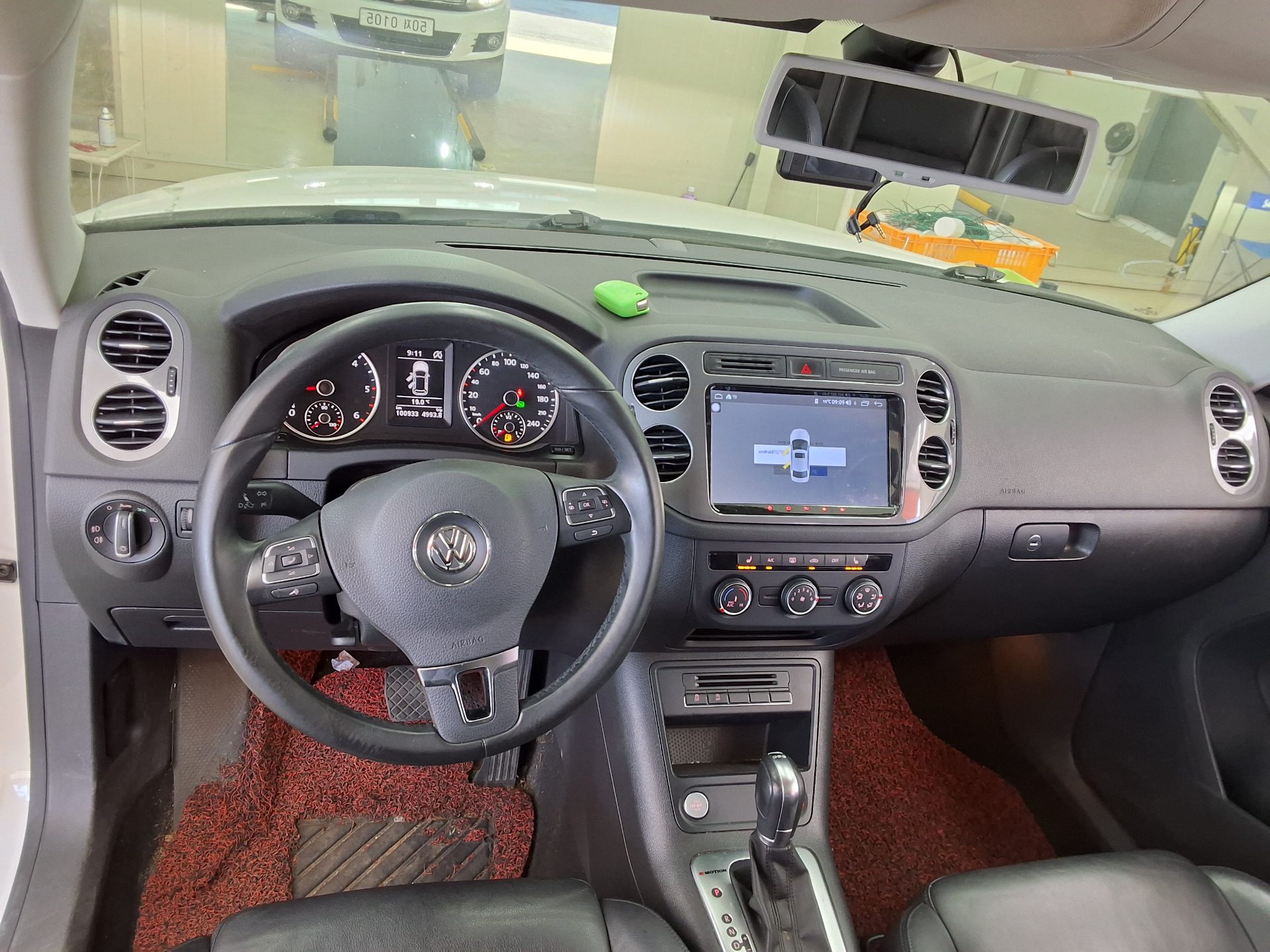 Volkswagen Tiguan 2016 - Image 17