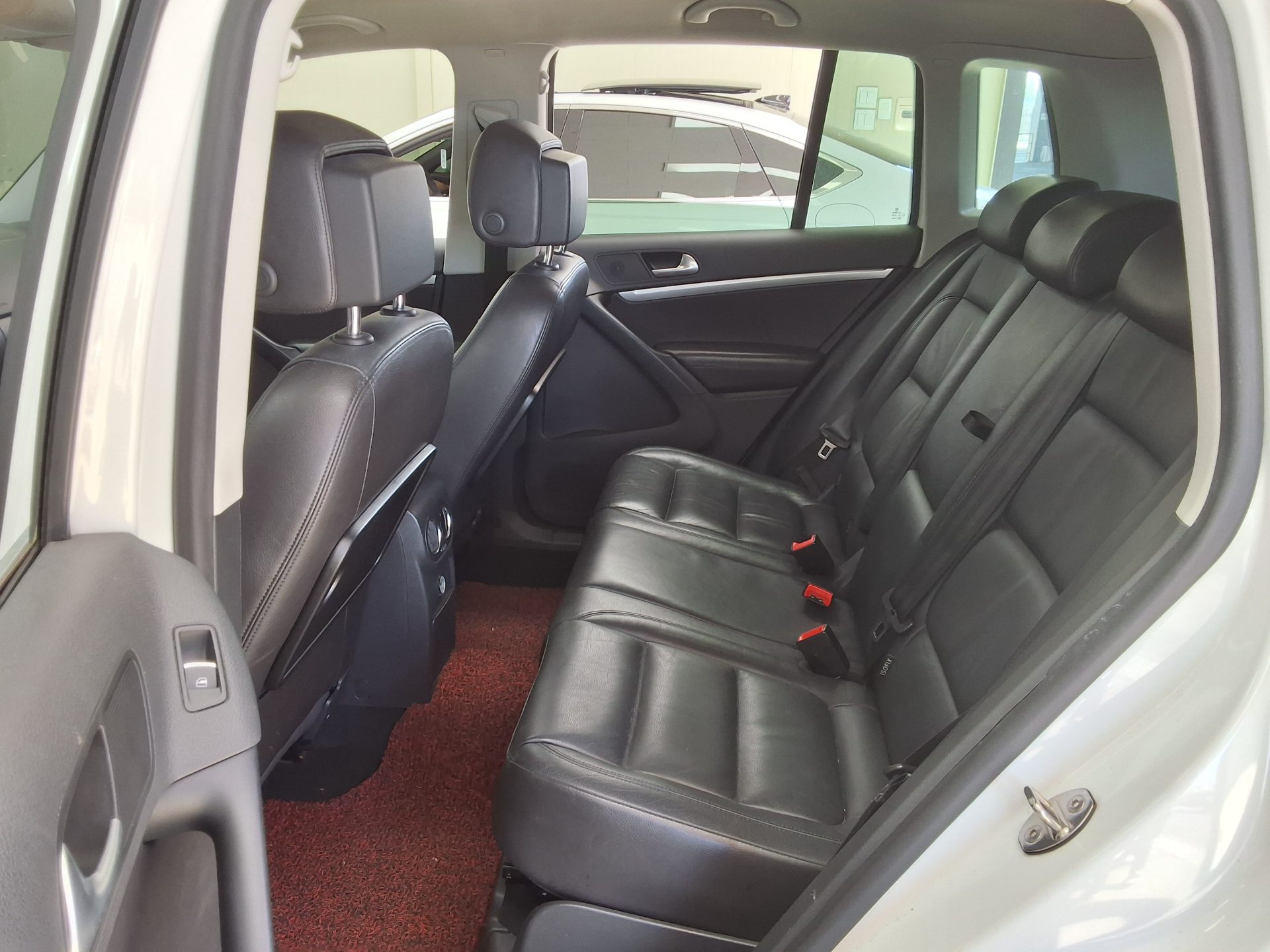 Volkswagen Tiguan 2016 - Image 11