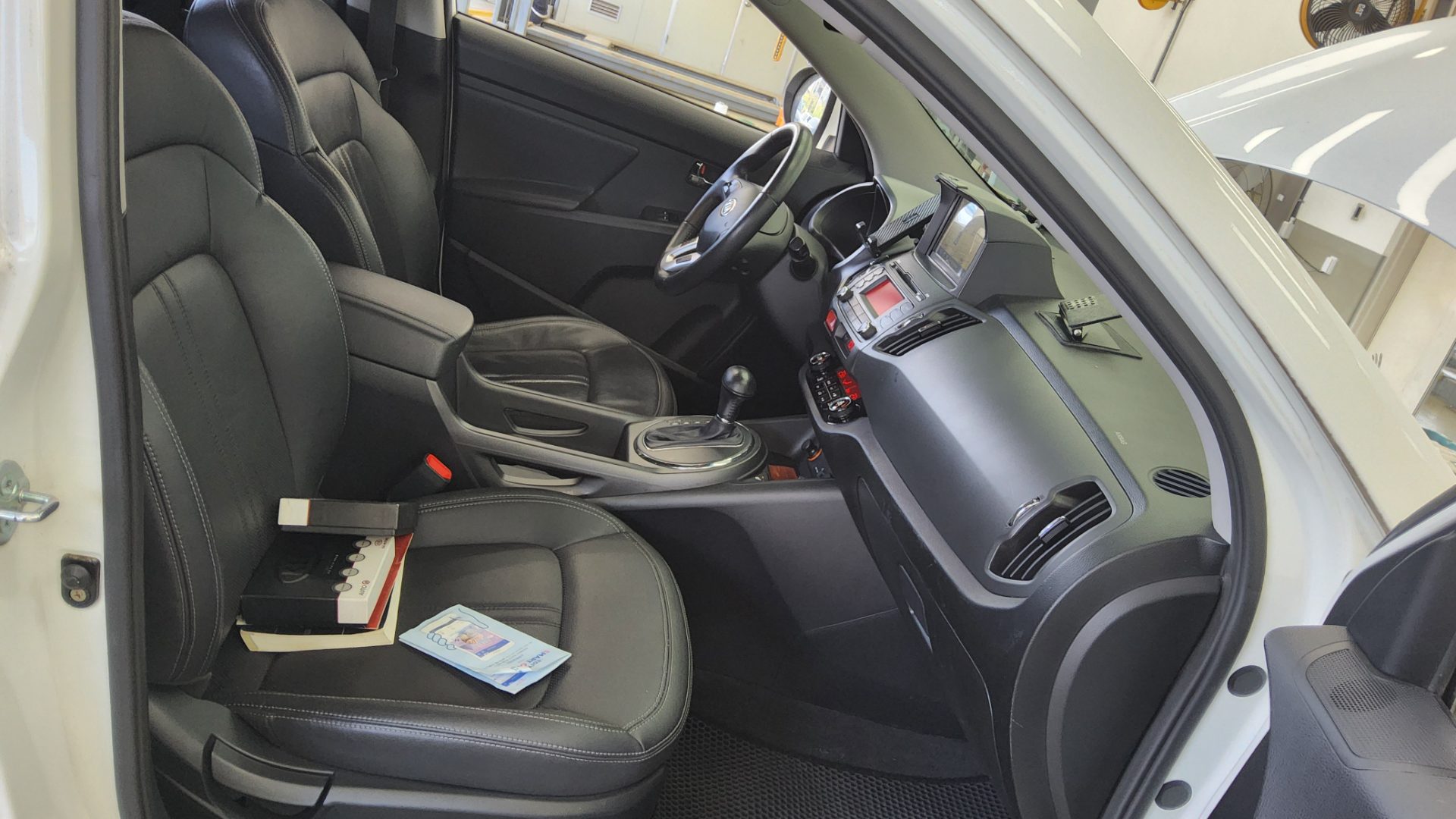 Kia Sportage 2011 - Image 13