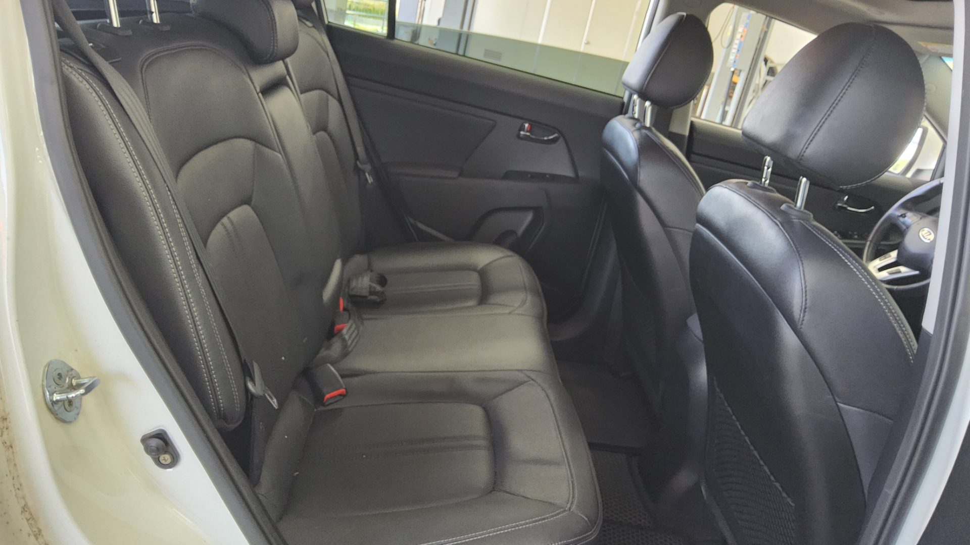 Kia Sportage 2011 - Image 12