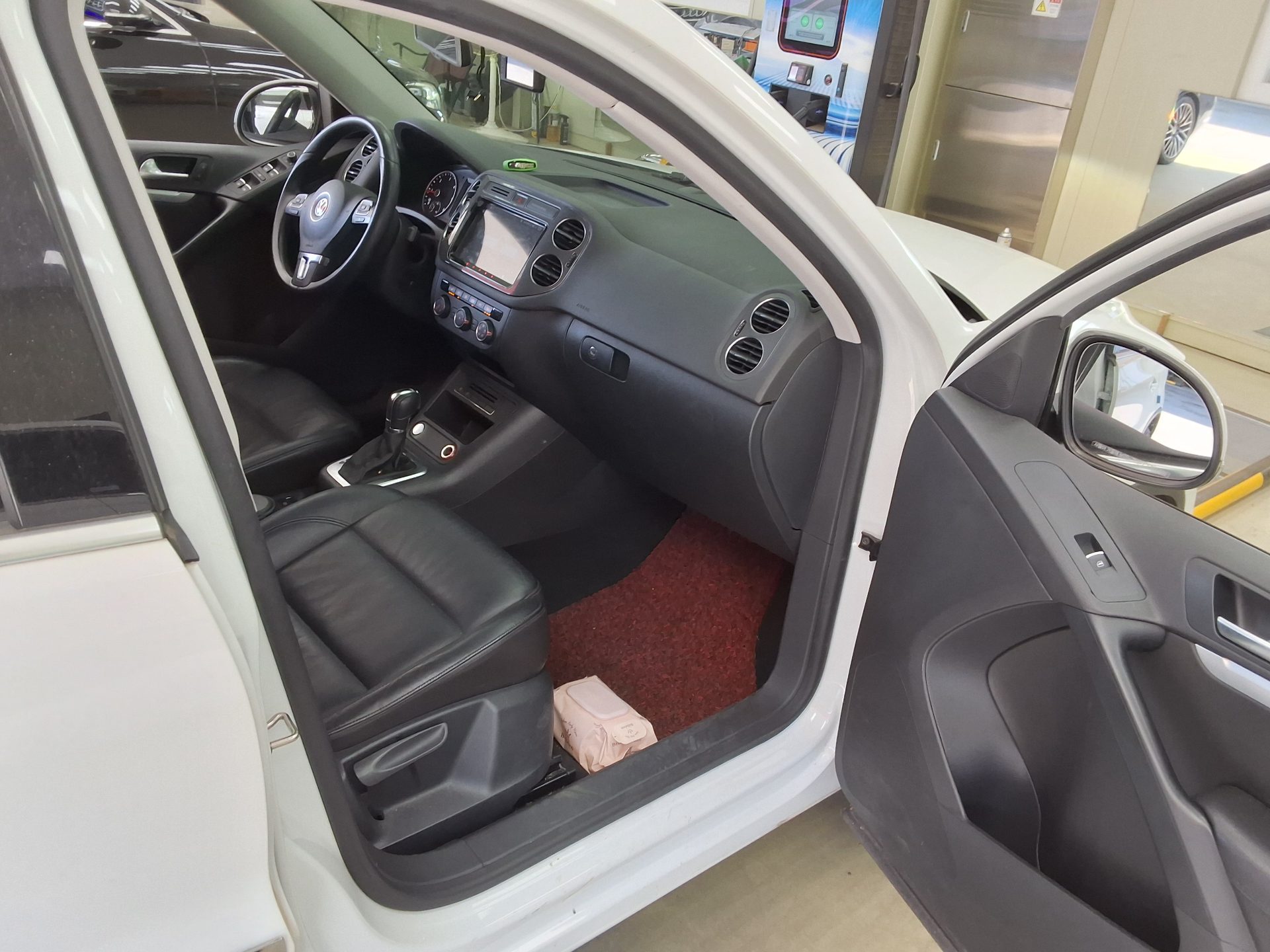 Volkswagen Tiguan 2016 - Image 13