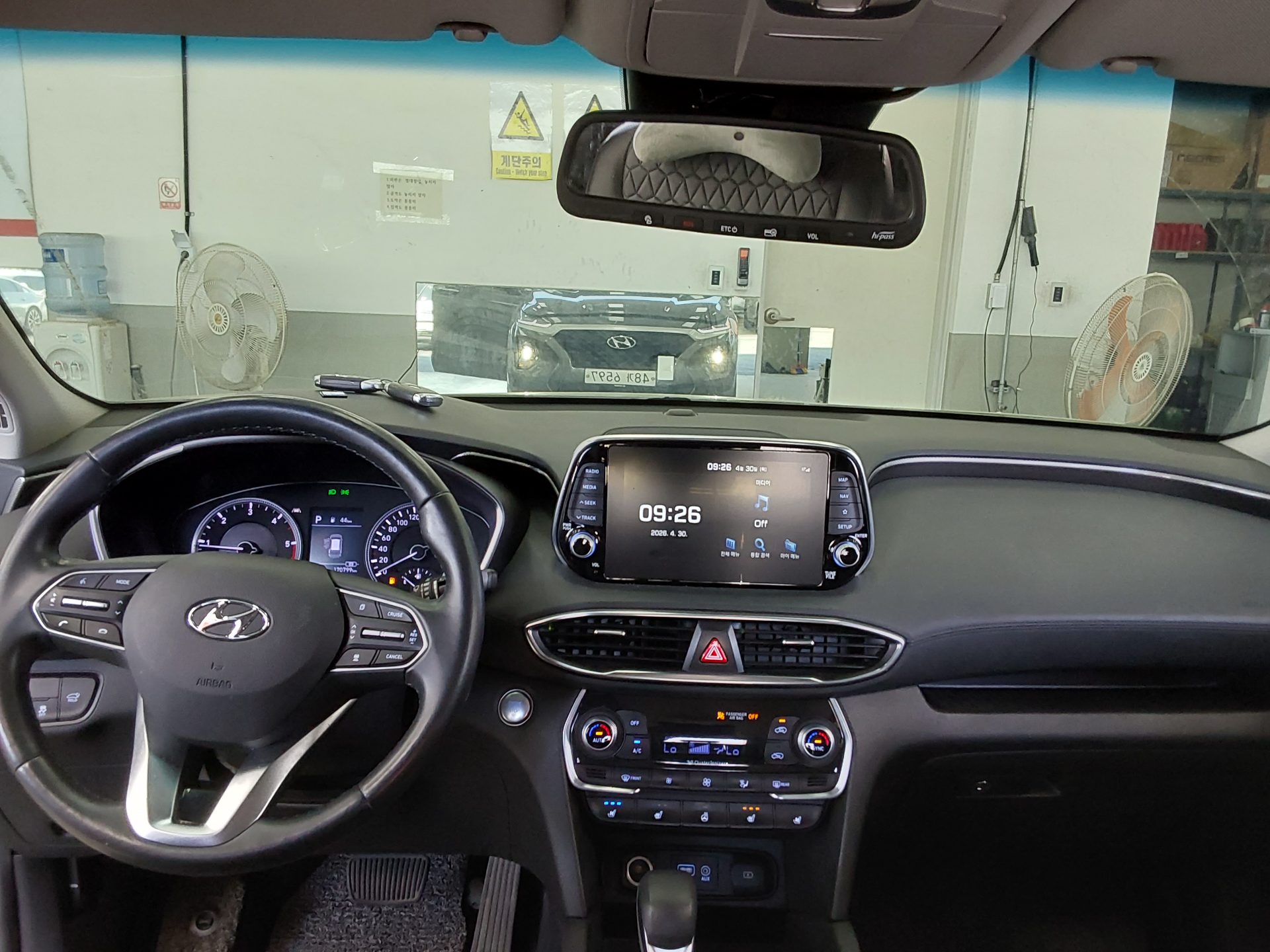 Hyundai Santa Fe 2019 - Image 10