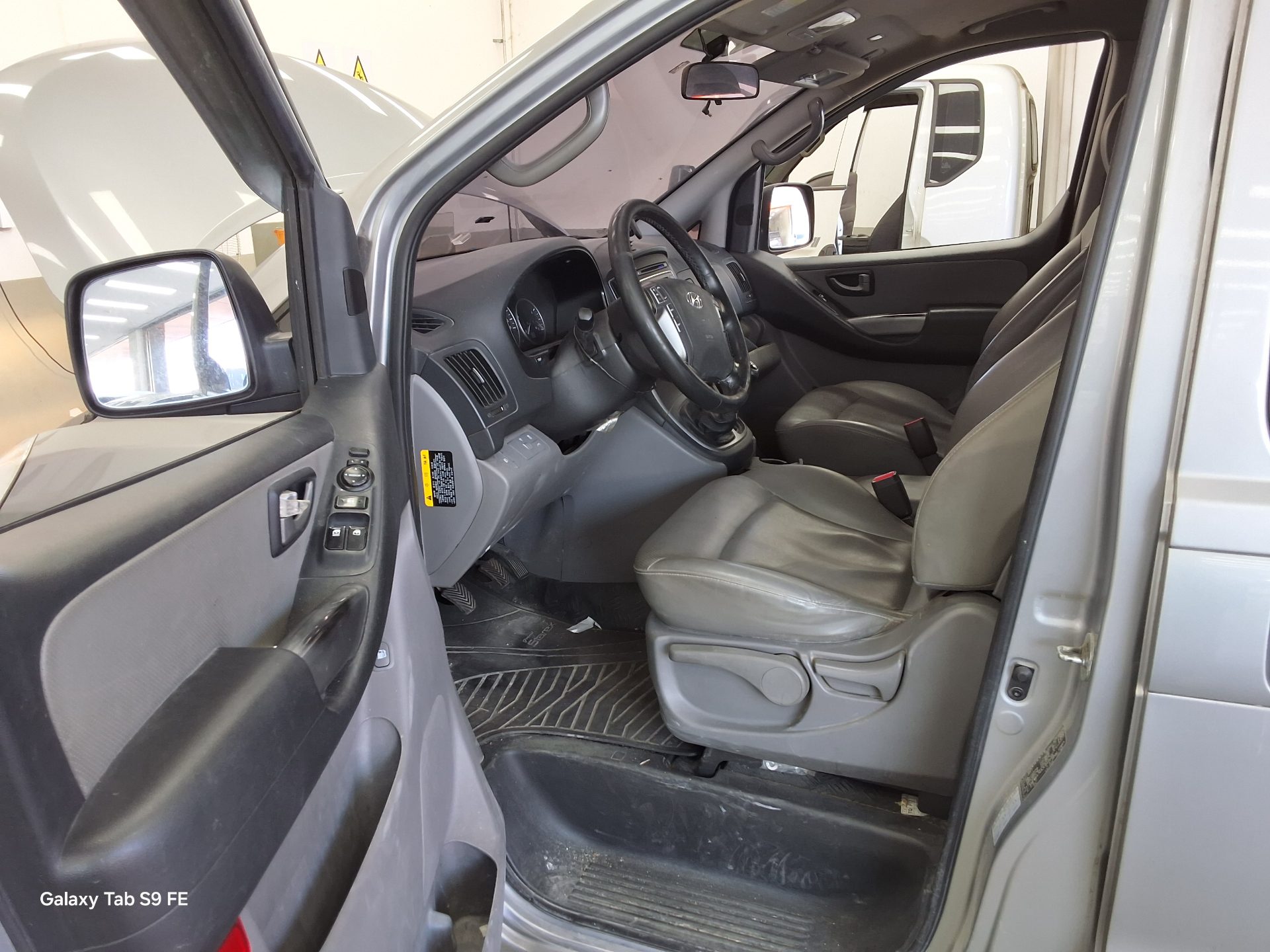 Hyundai Grand Starex 2018 - Image 9