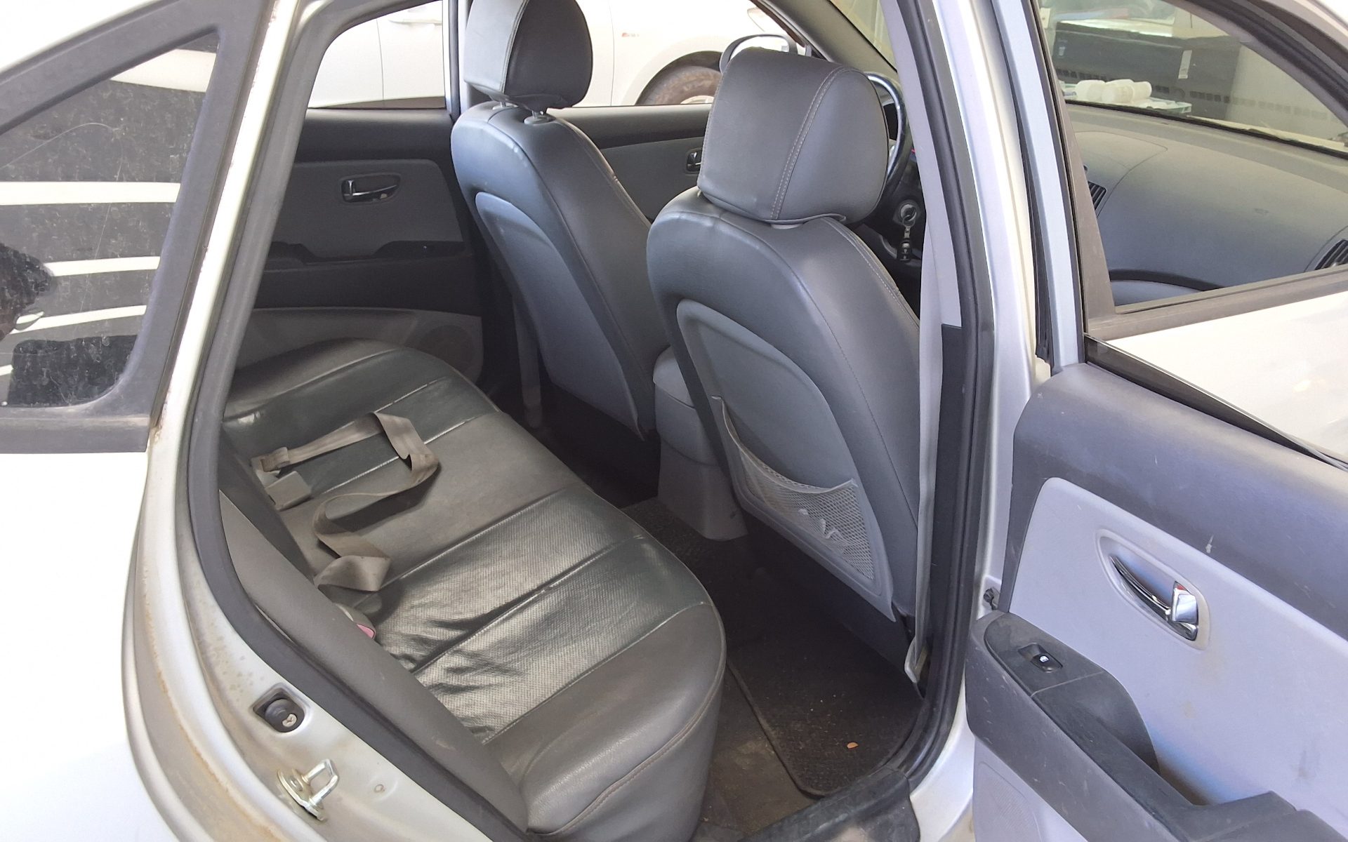Hyundai Elantra 2010 - Image 12