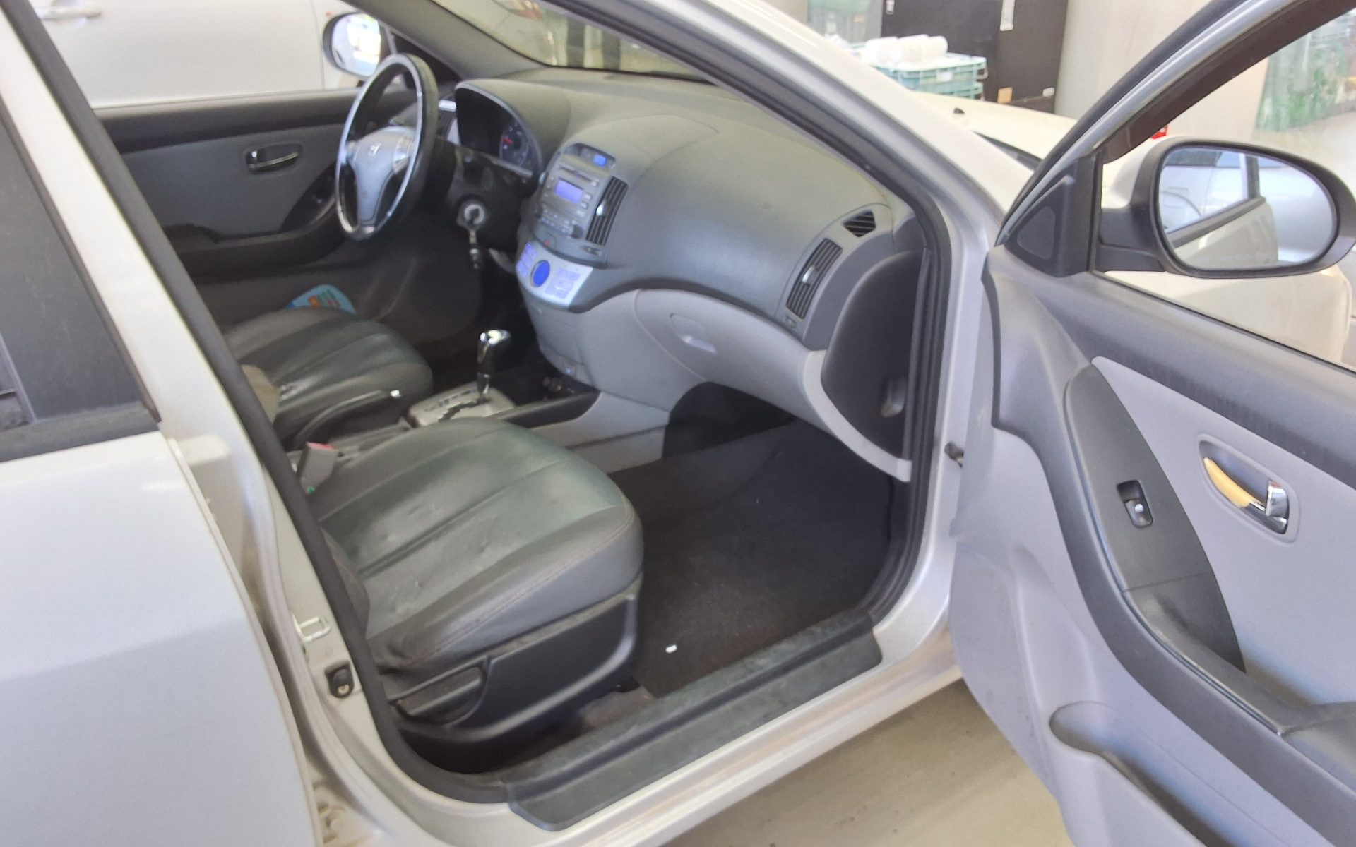 Hyundai Elantra 2010 - Image 13