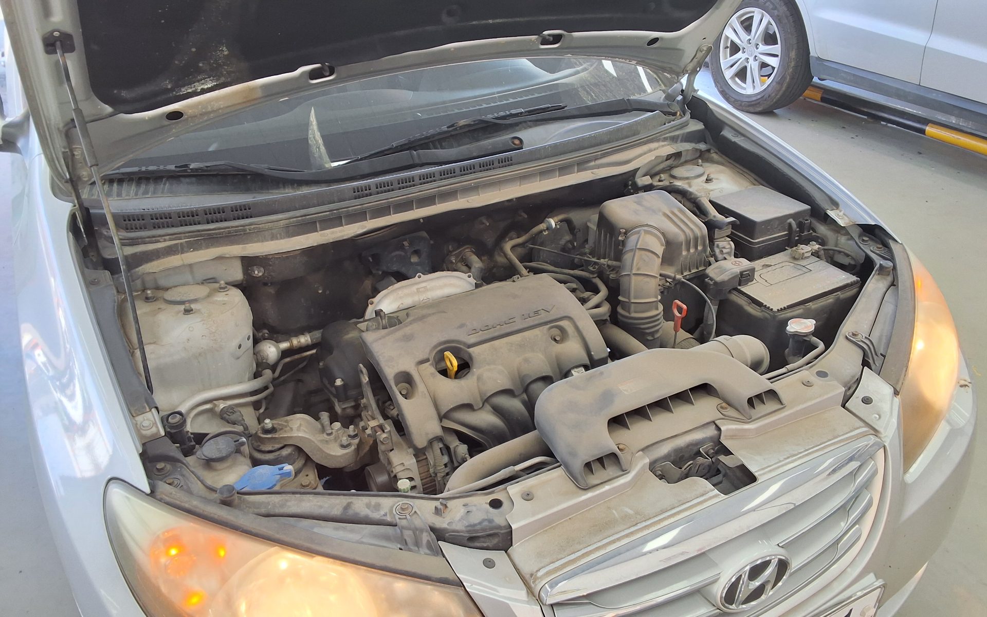 Hyundai Elantra 2010 - Image 18