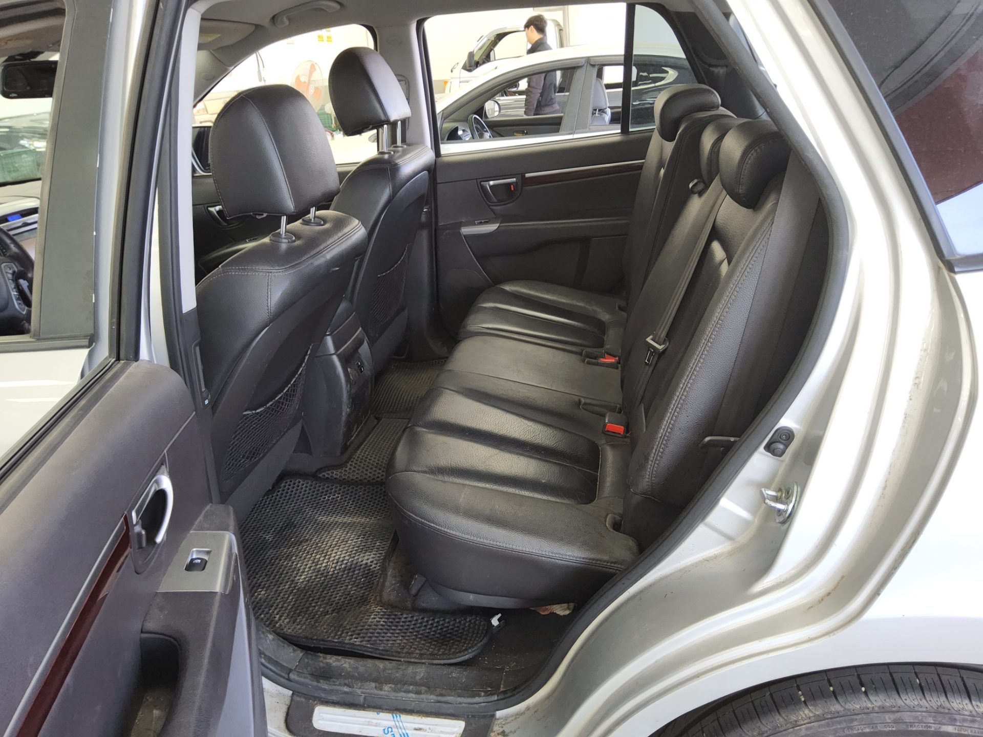 Hyundai Santa Fe 2011 - Image 11