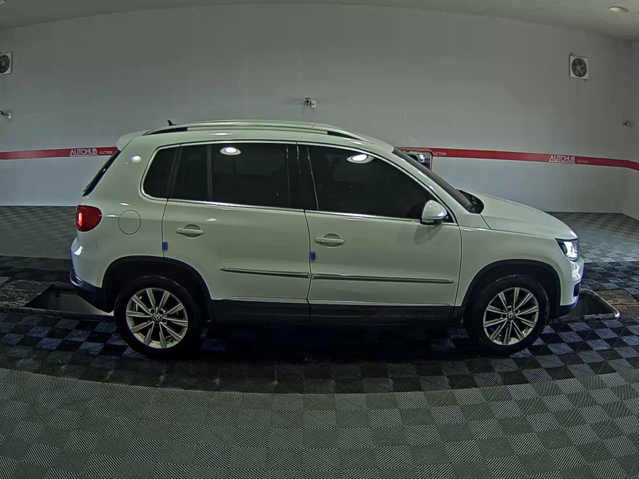 Volkswagen Tiguan 2016 - Image 3