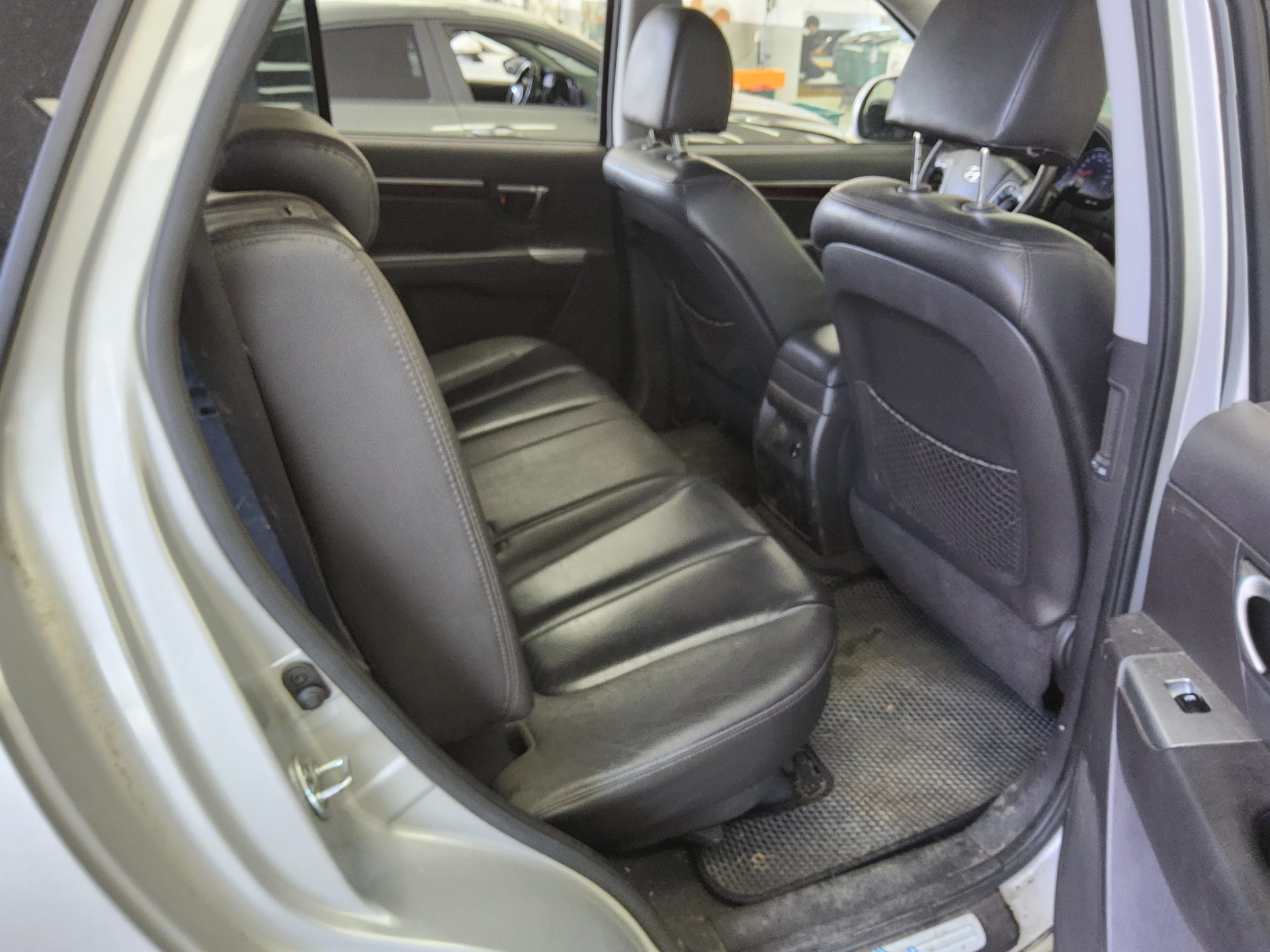 Hyundai Santa Fe 2011 - Image 12