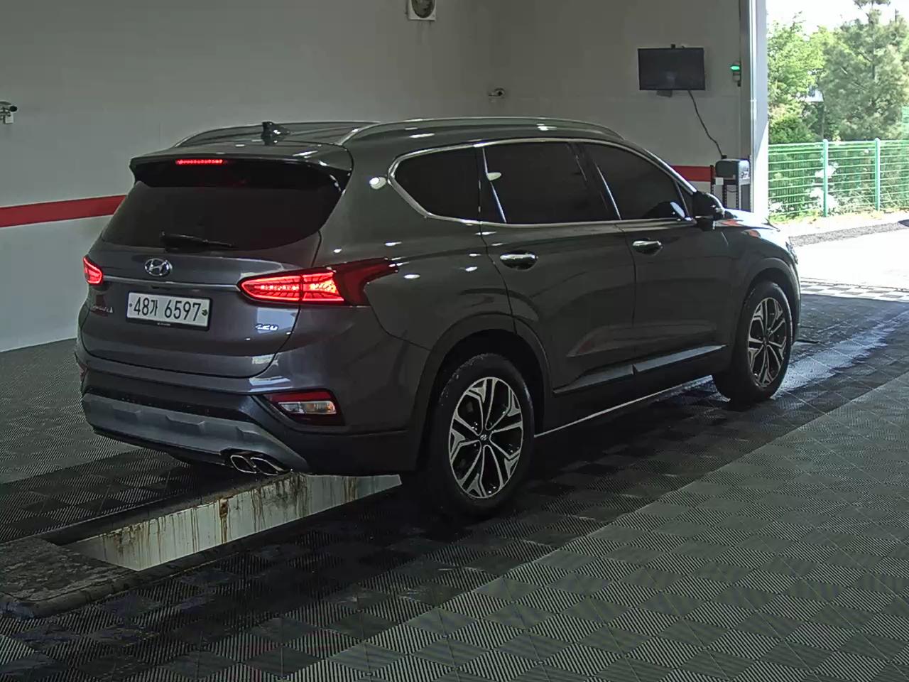 Hyundai Santa Fe 2019 - Image 4