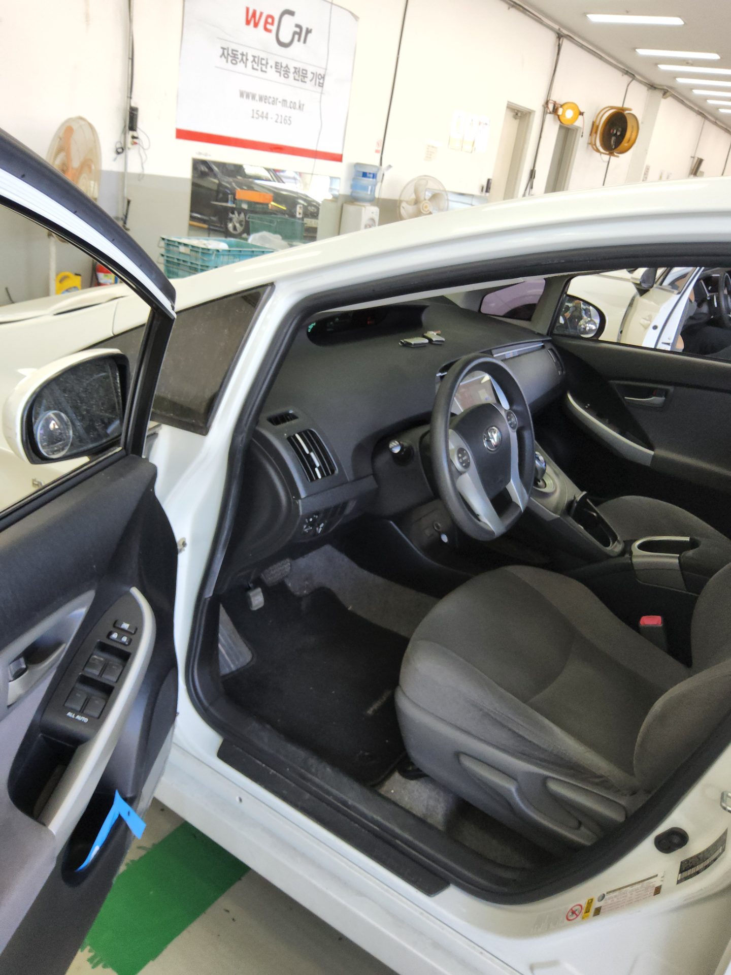 Toyota Prius 2013 - Image 9