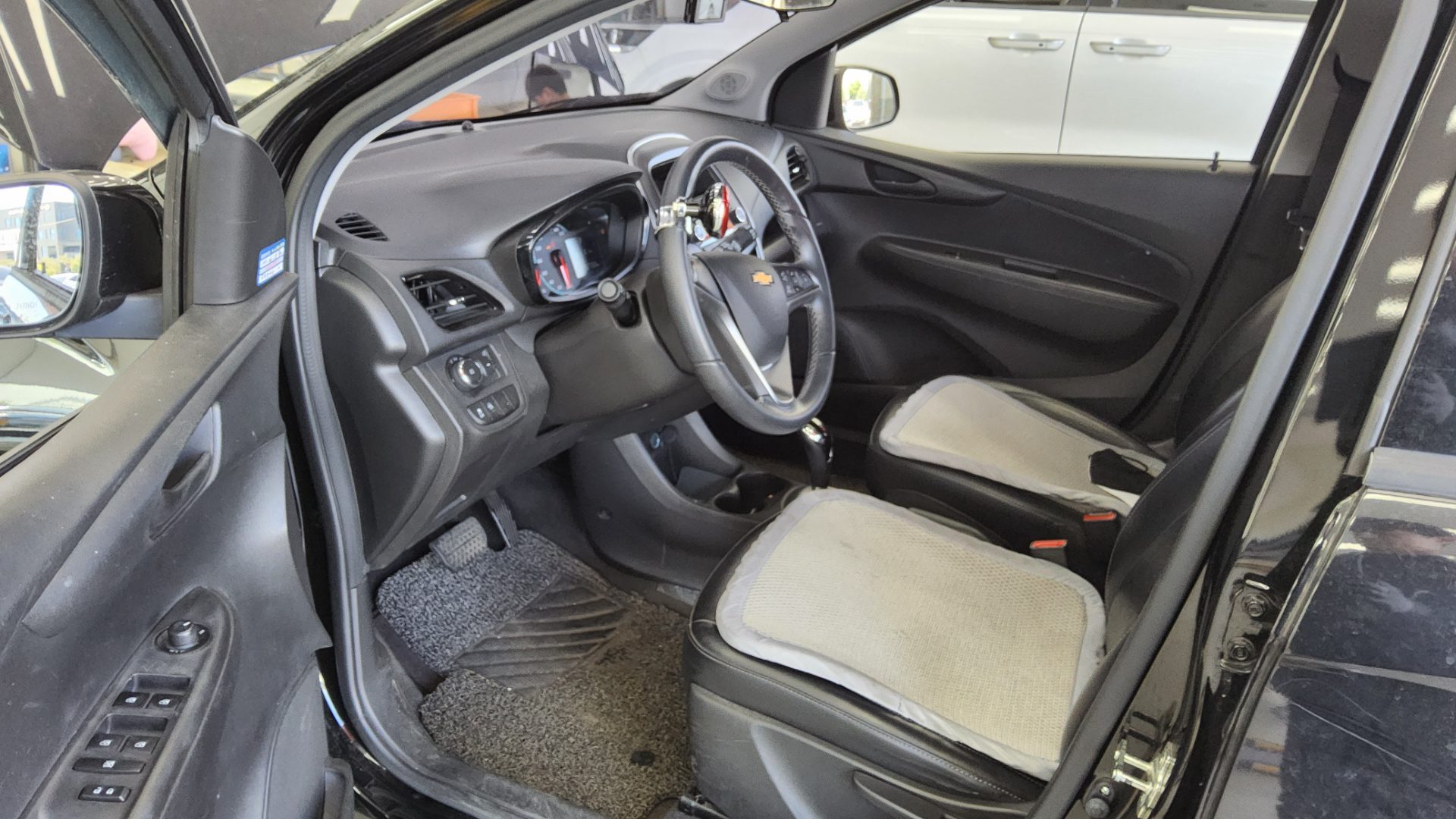 Chevrolet Spark 2017 - Image 9