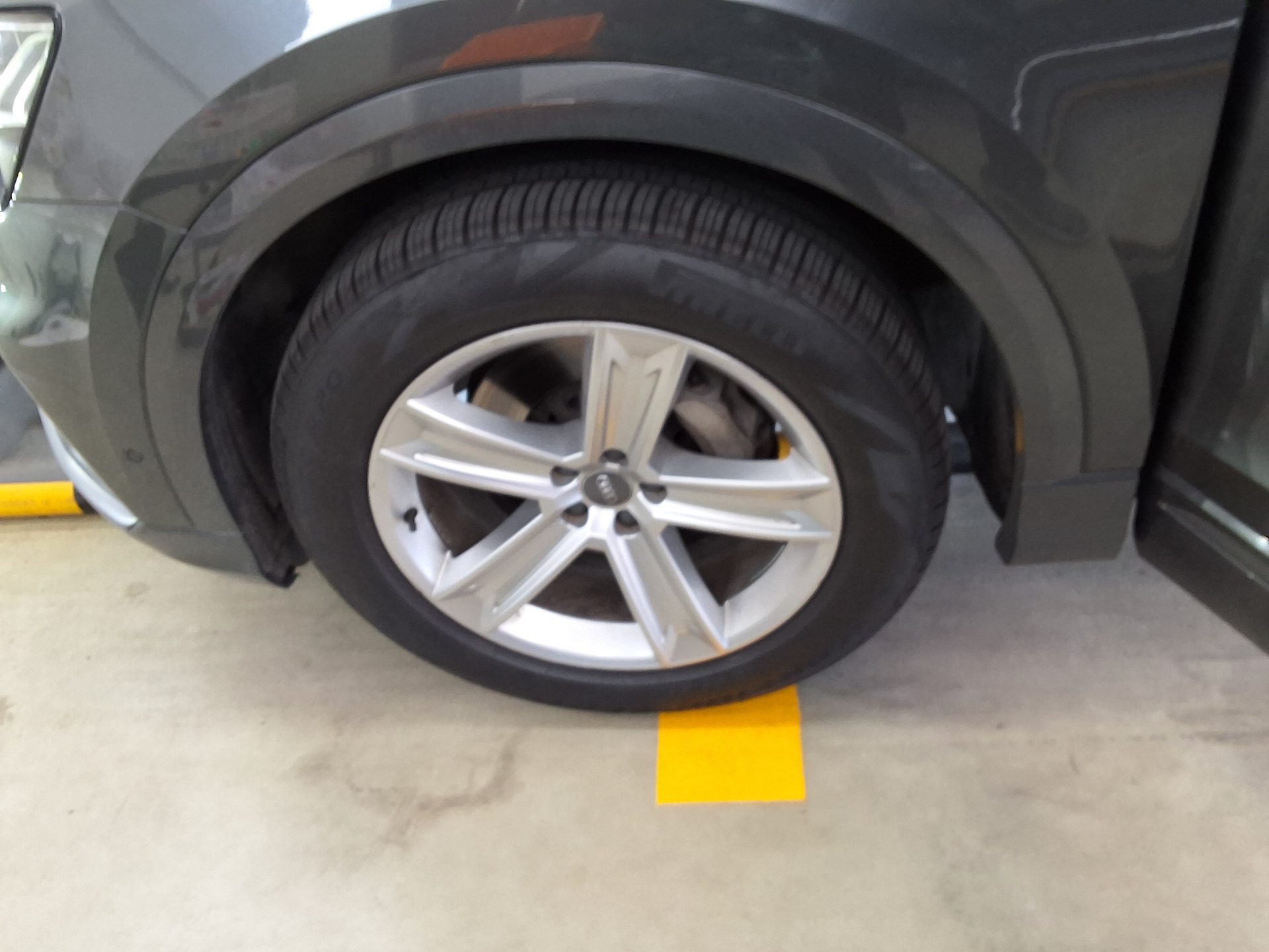 Audi Q8 2021 - Image 20
