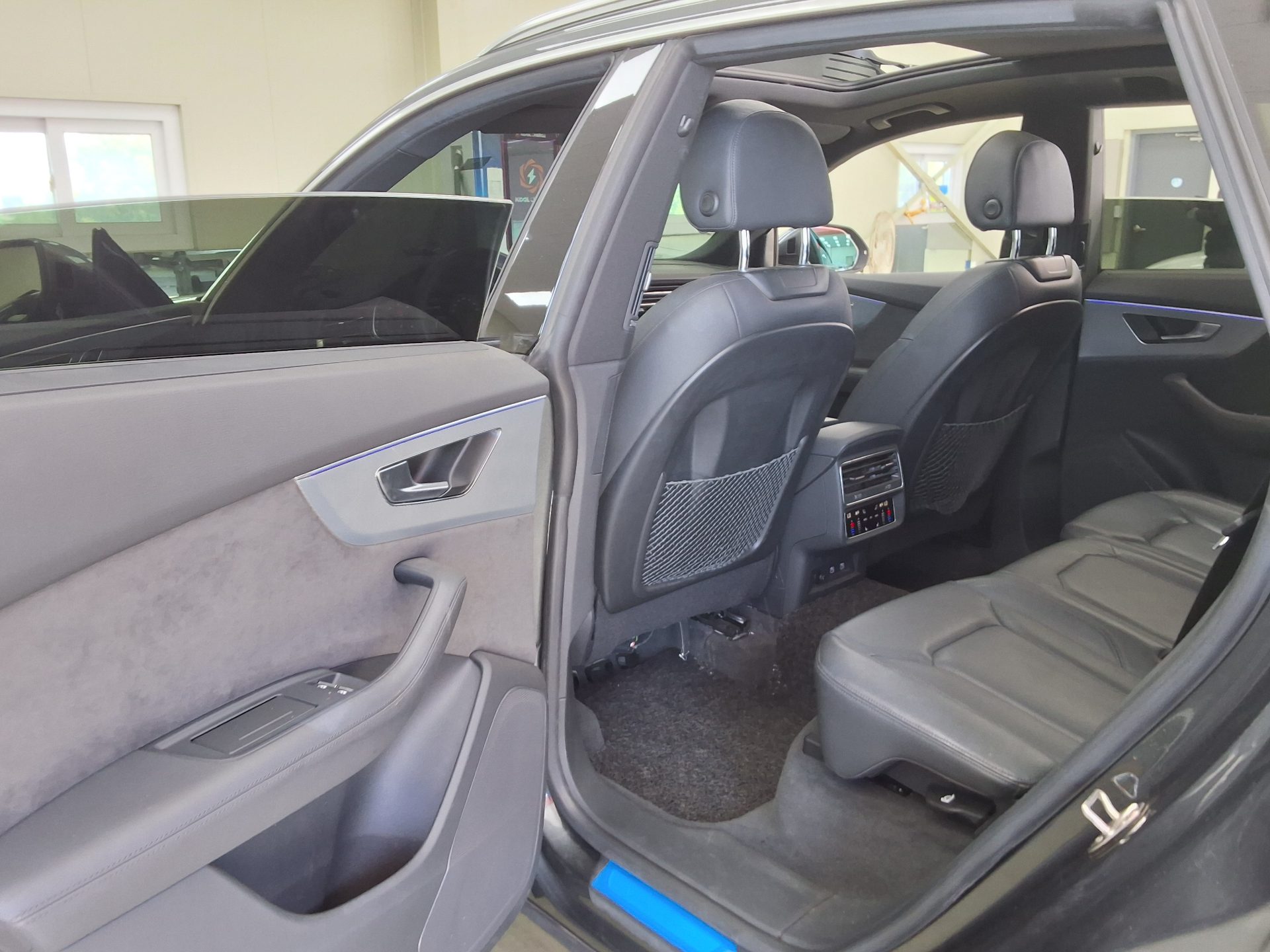 Audi Q8 2021 - Image 11