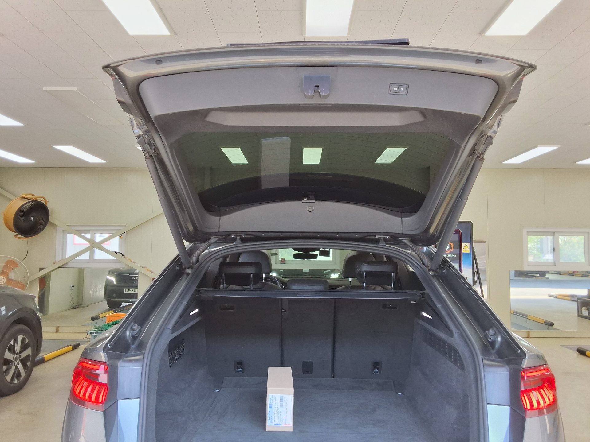 Audi Q8 2021 - Image 14