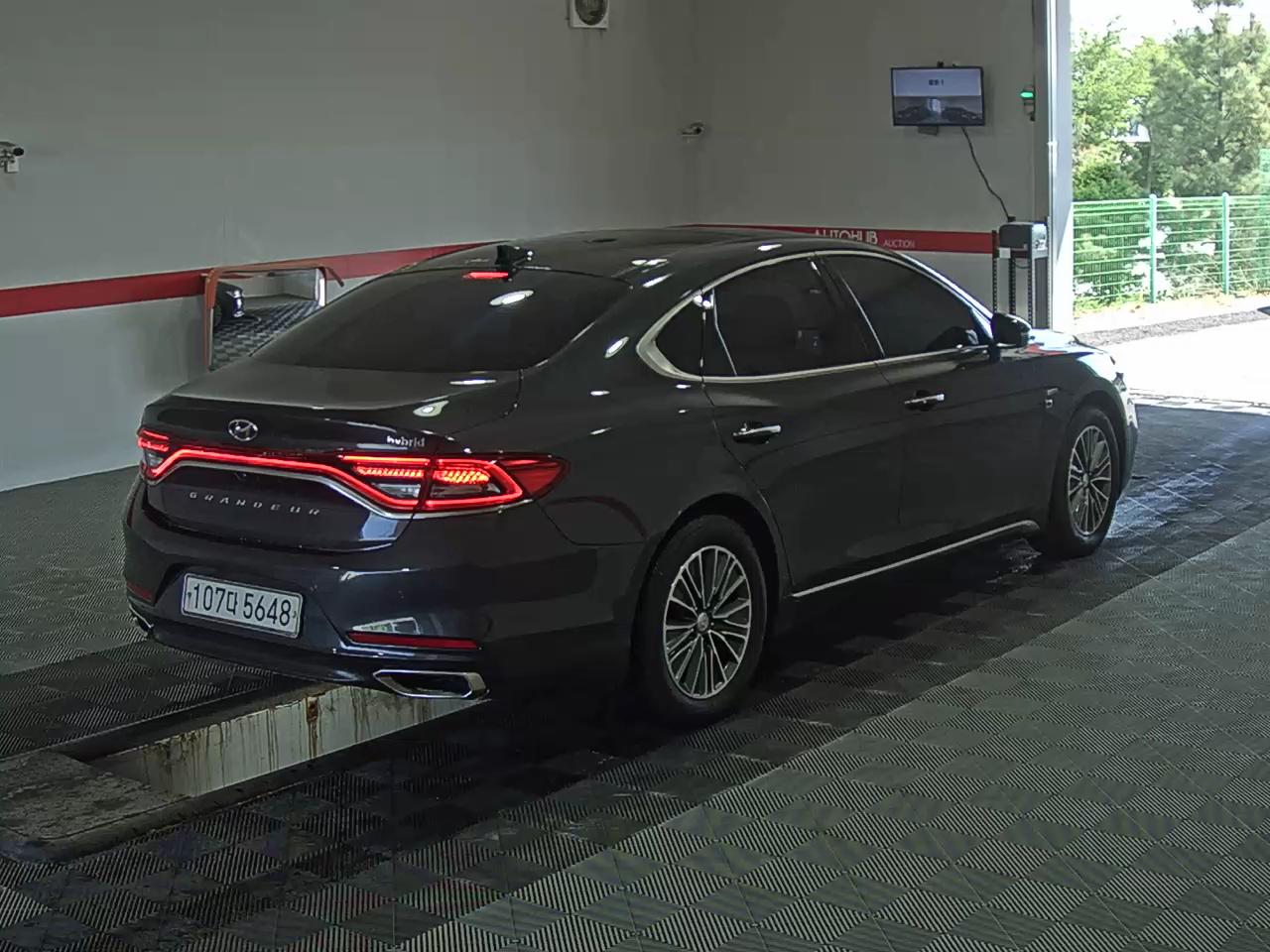 Hyundai Grandeur 2018 - Image 4