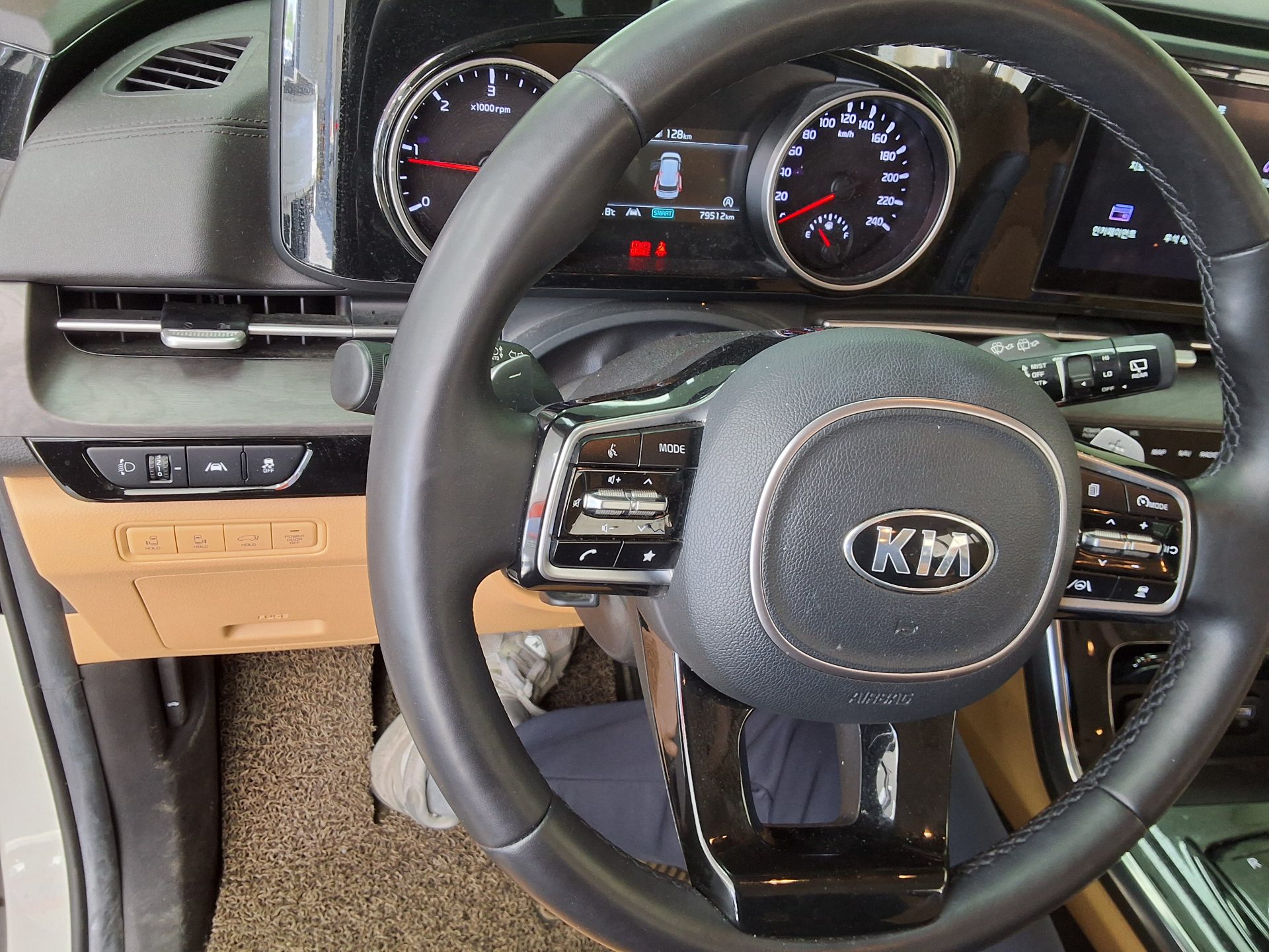 Kia SEDONA 2021 - Image 16