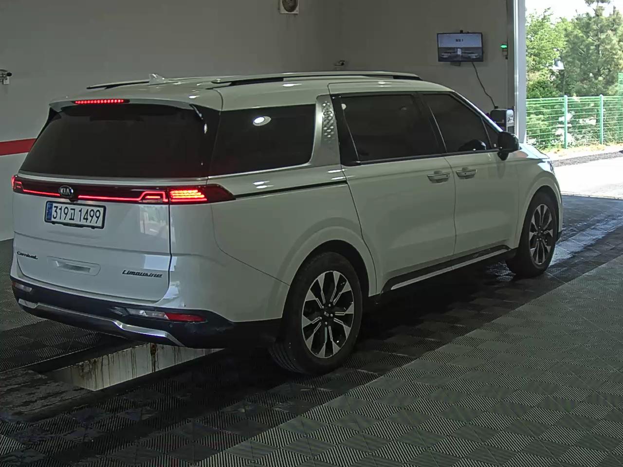 Kia SEDONA 2021 - Image 4