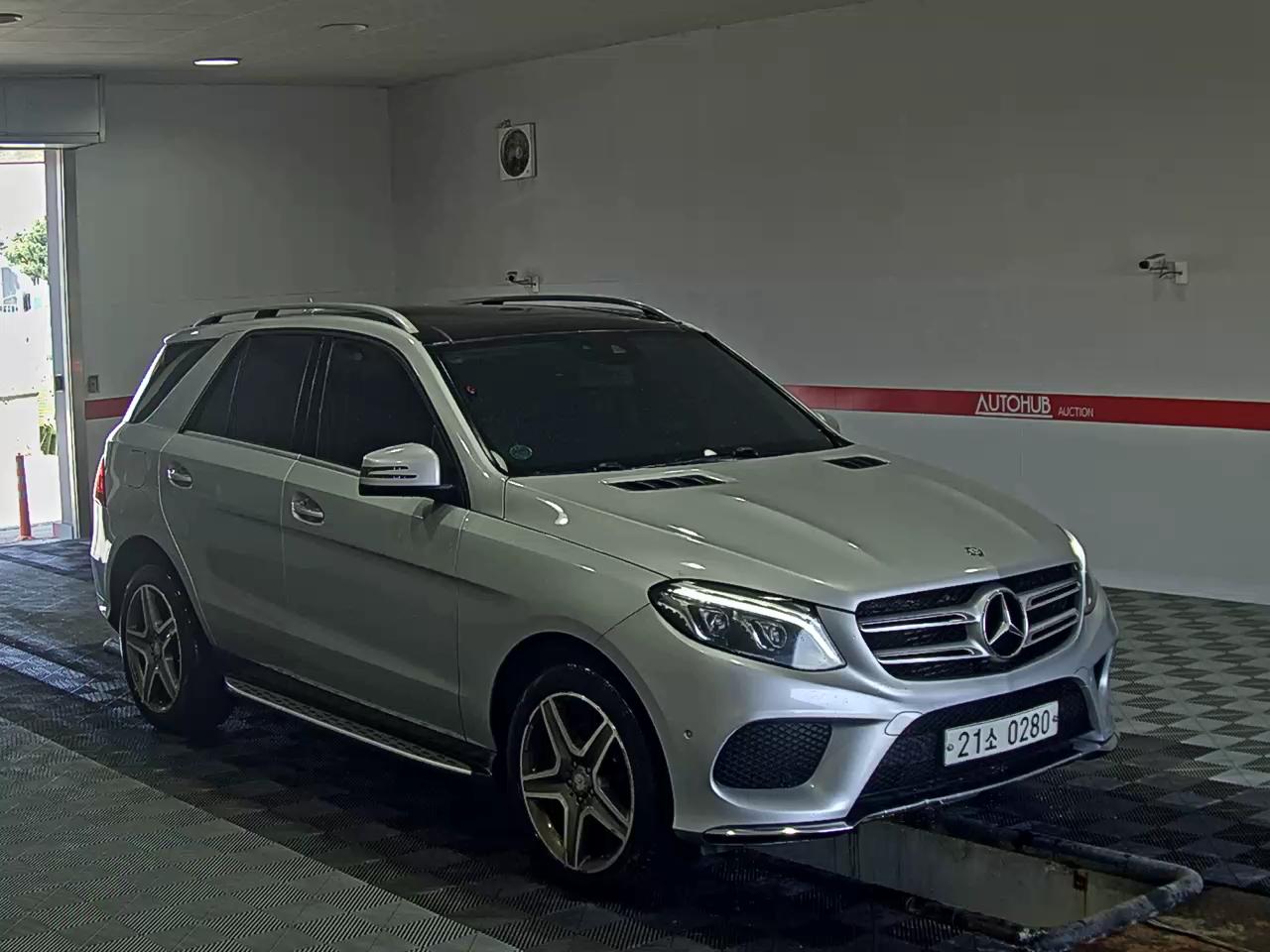 Mercedes-Benz GLE-Class 2016 - Image 2