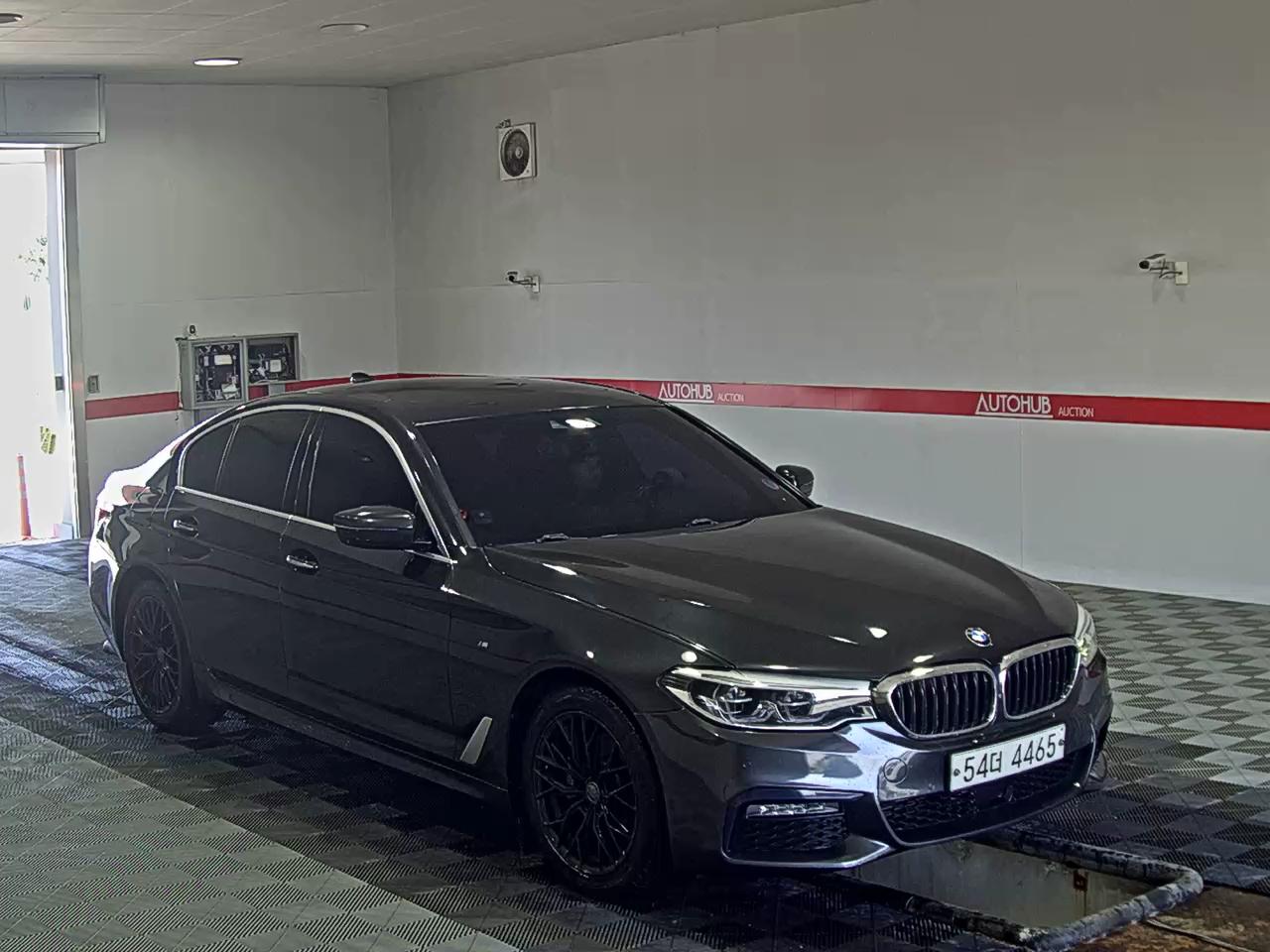 BMW 5 Series 2018 - Image 2