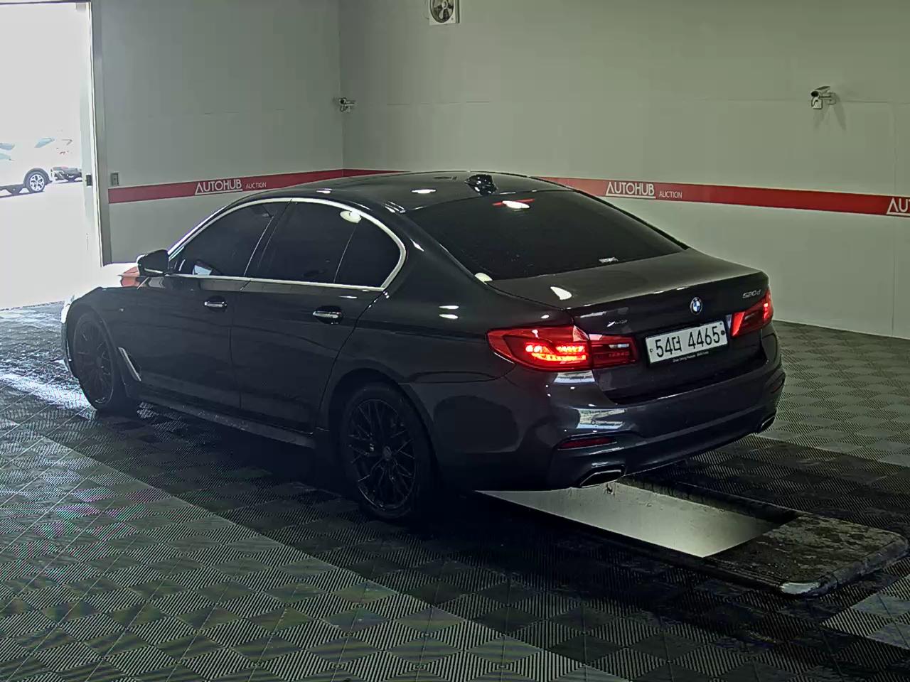 BMW 5 Series 2018 - Image 5