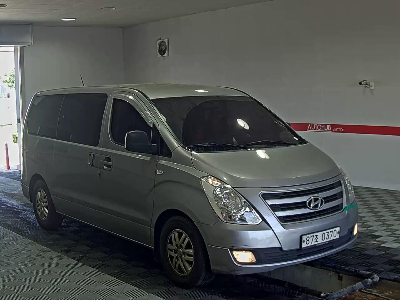 Hyundai Grand Starex 2018 - Image 2
