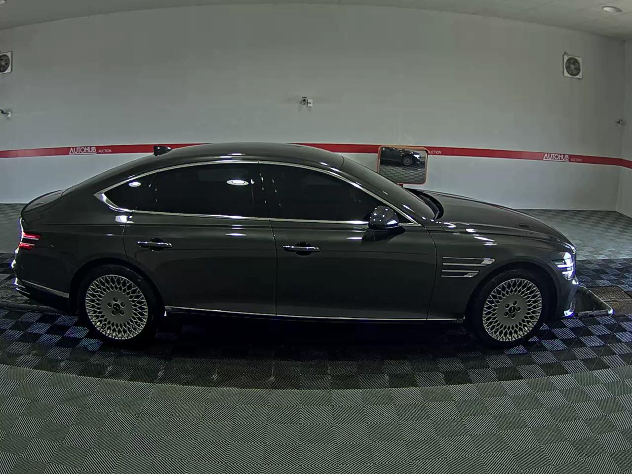 2025 - genesis g80