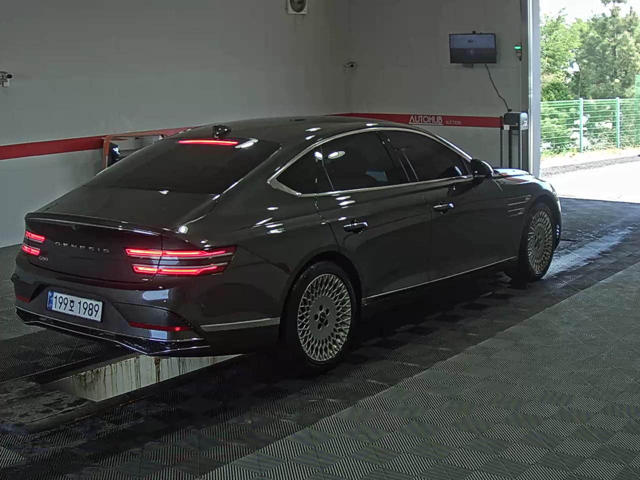 2025 - genesis g80