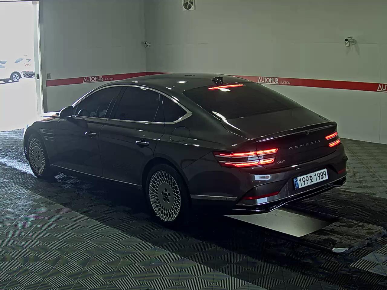 2025 - genesis g80