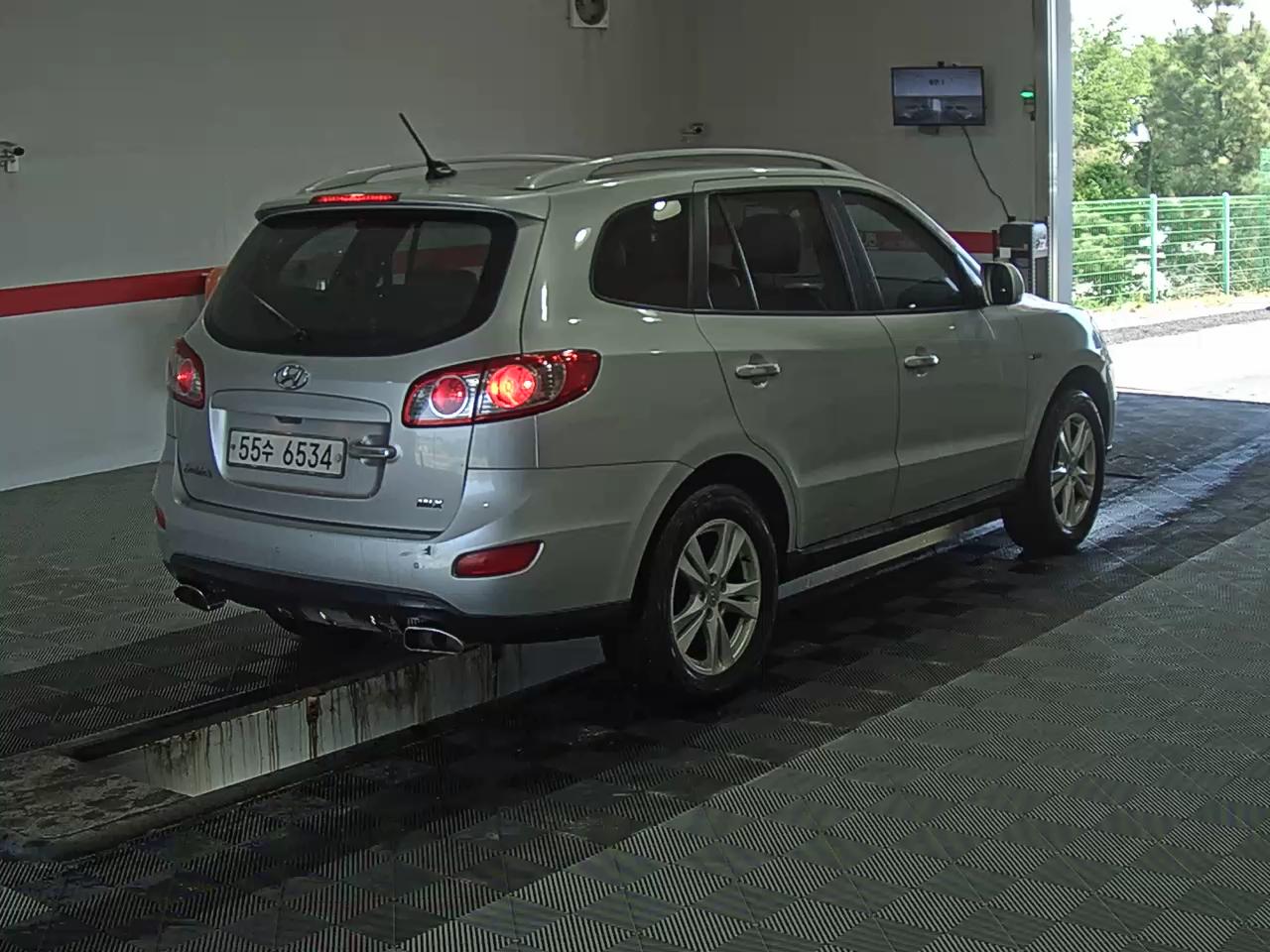 Hyundai Santa Fe 2011 - Image 4