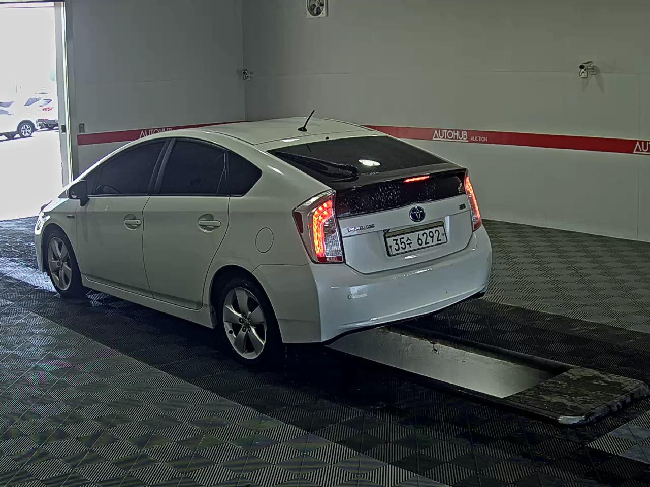 Toyota Prius 2013 - Image 5