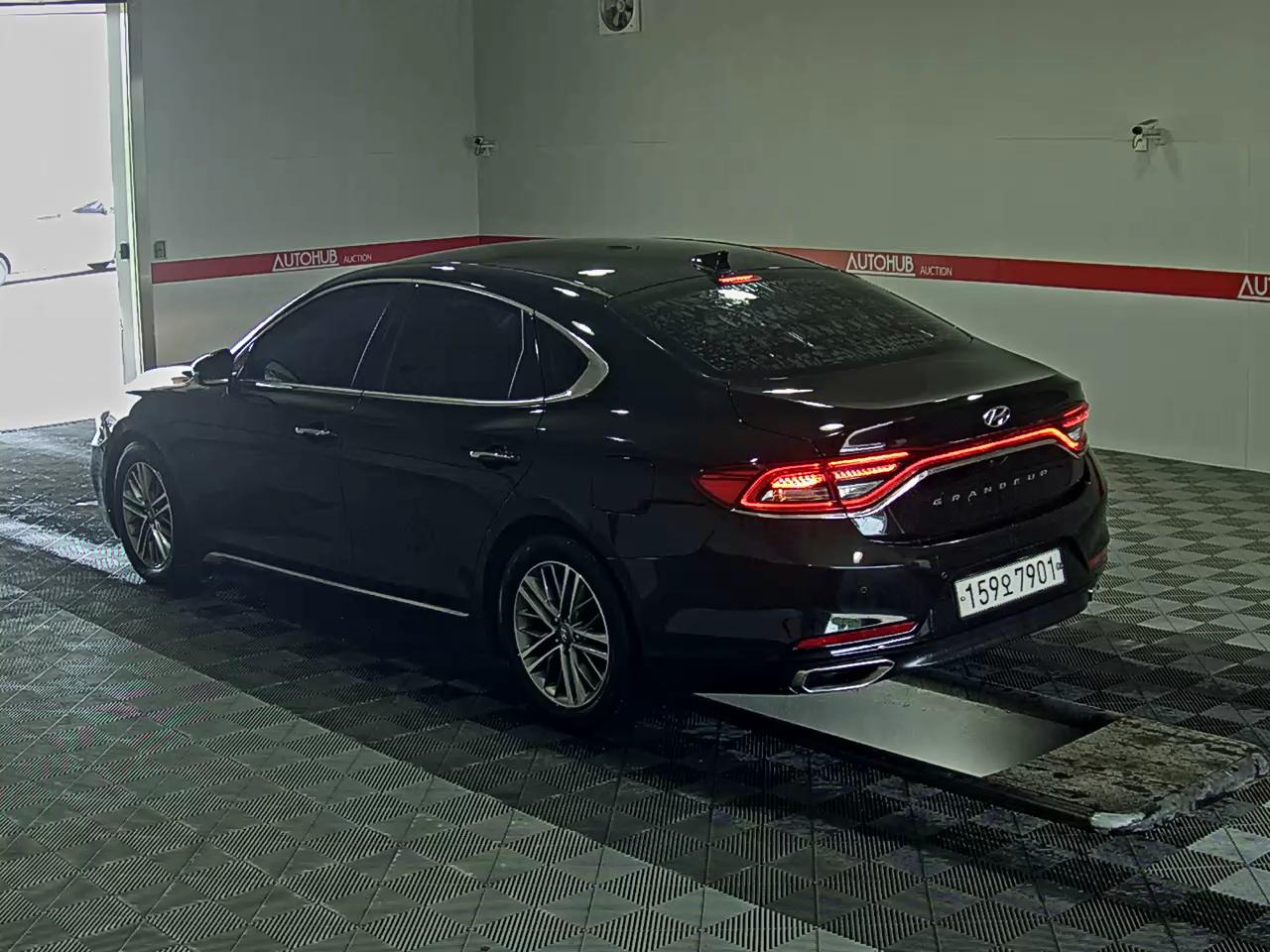 Hyundai Grandeur - 5