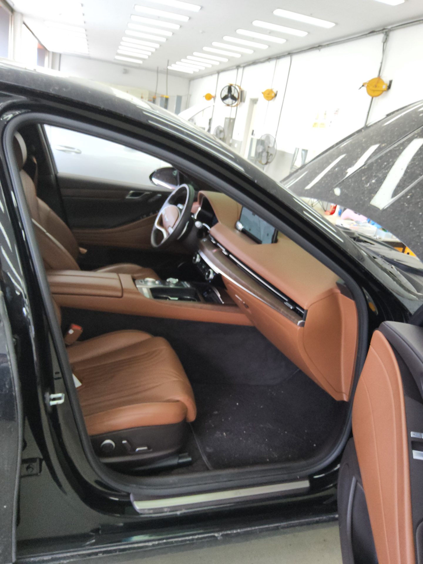 2023 - genesis g80
