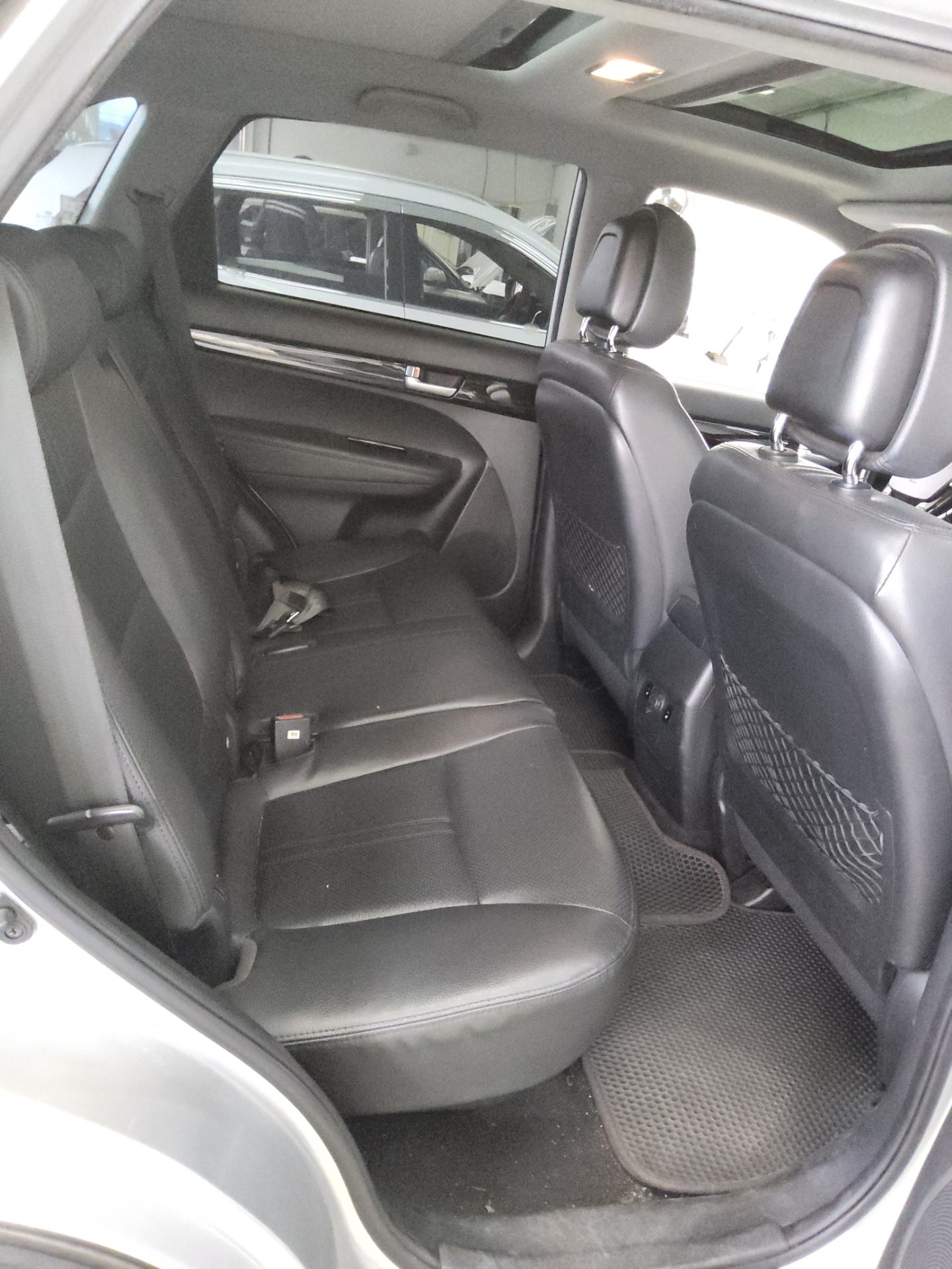 Kia Sorento - 12