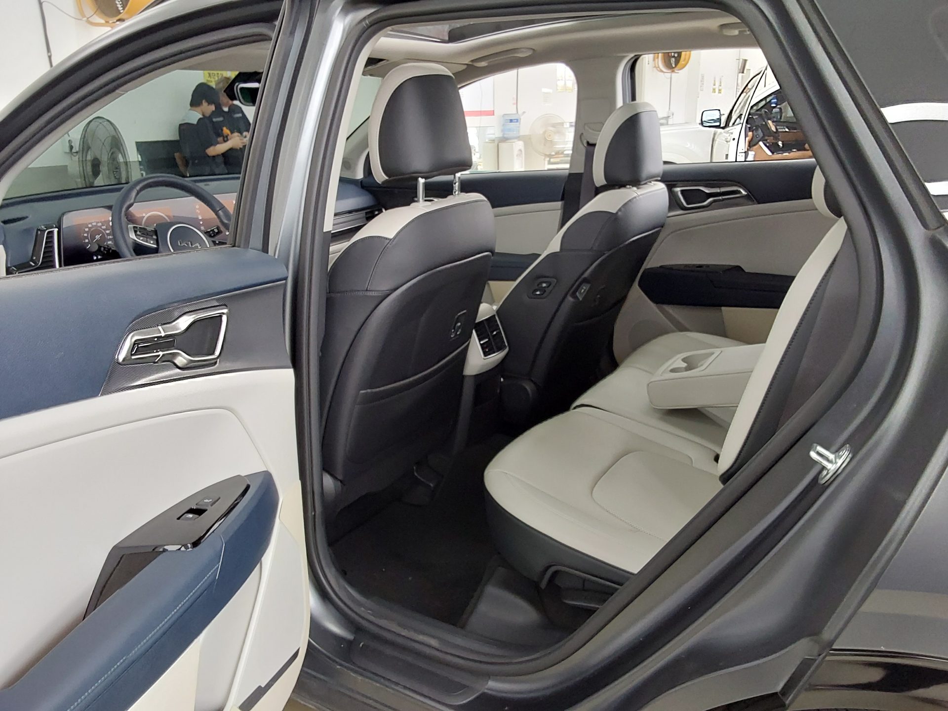 Kia Other 2023 - Image 12