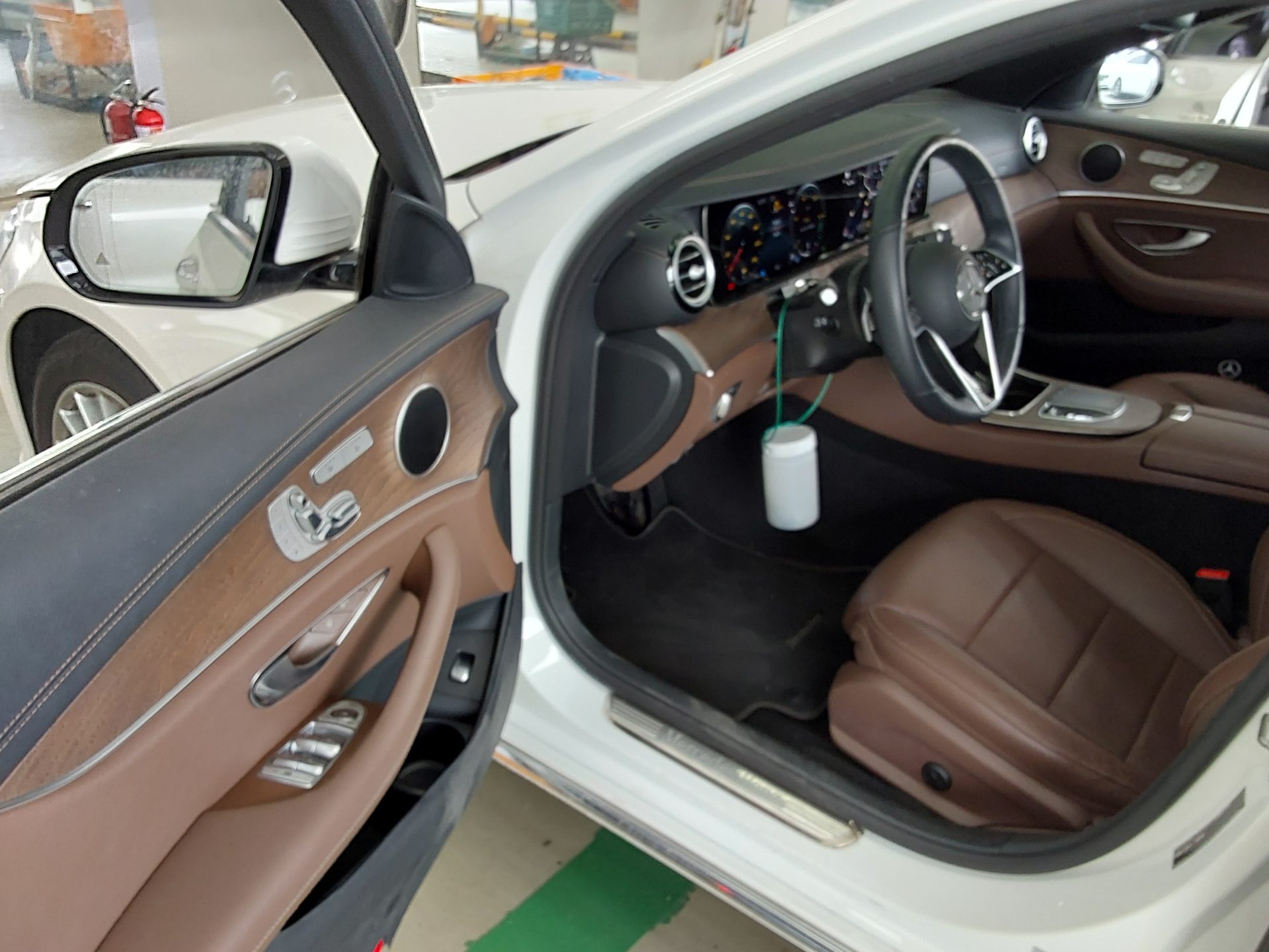 Mercedes-Benz E-Class 2022 - Image 10