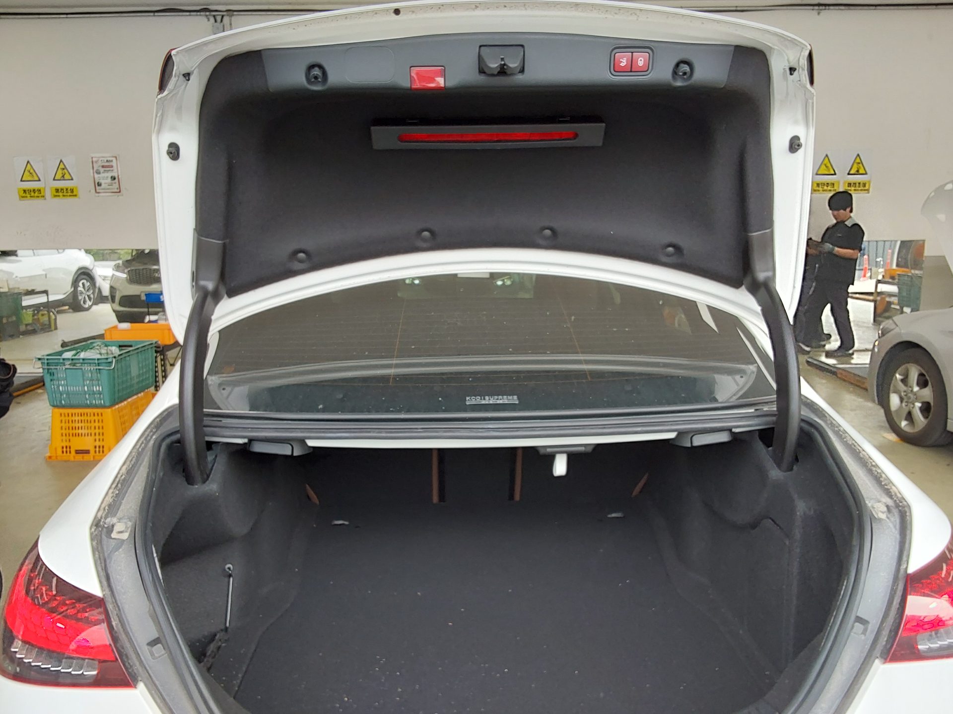 Mercedes-Benz E-Class 2022 - Image 15