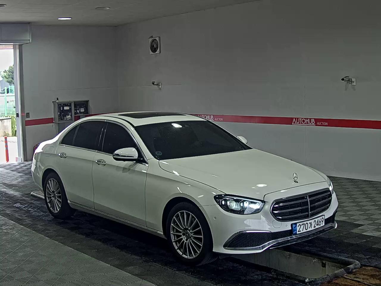 Mercedes-Benz E-Class 2022 - Image 2