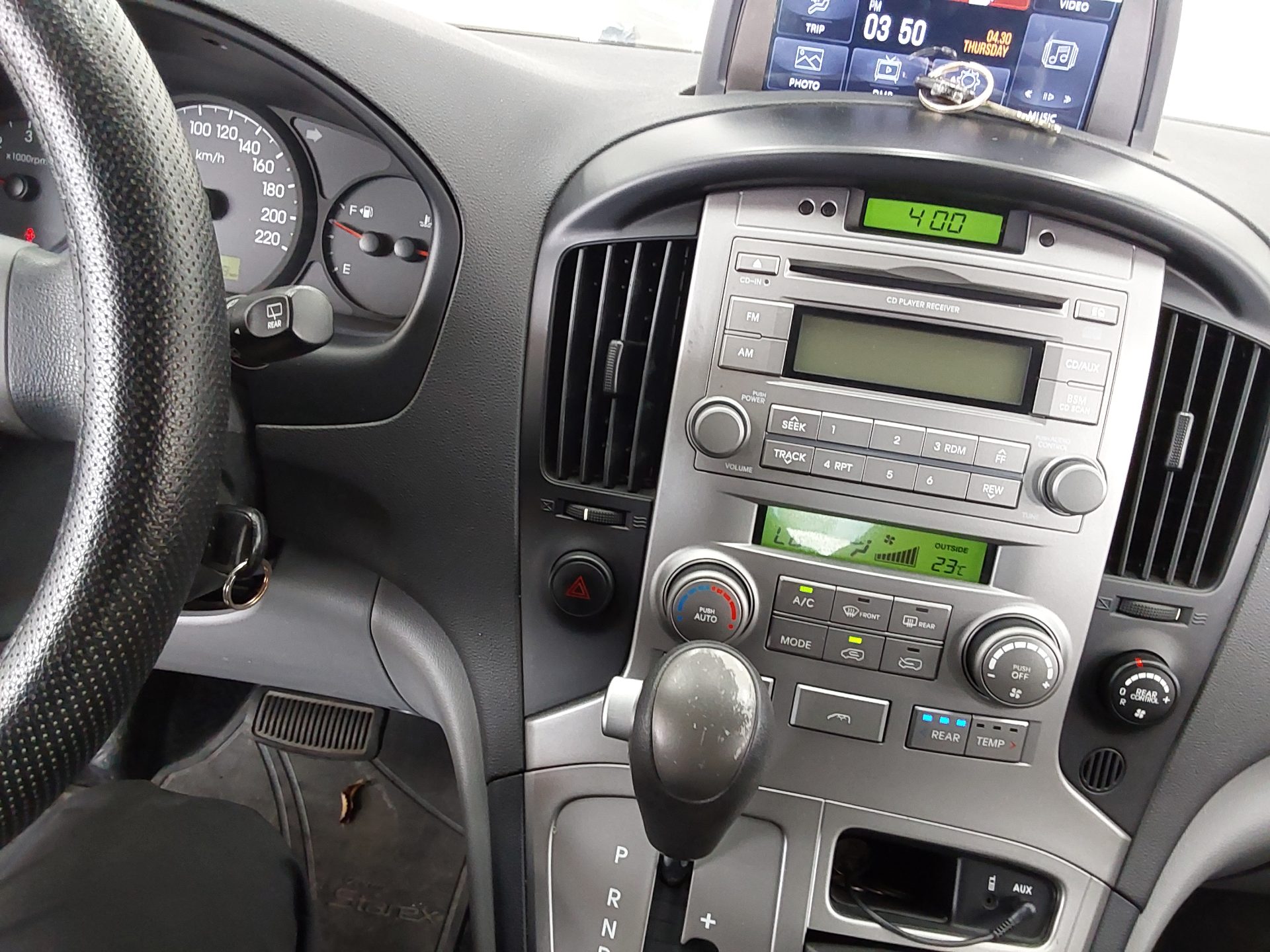 Hyundai Grand Starex 2010 - Image 17