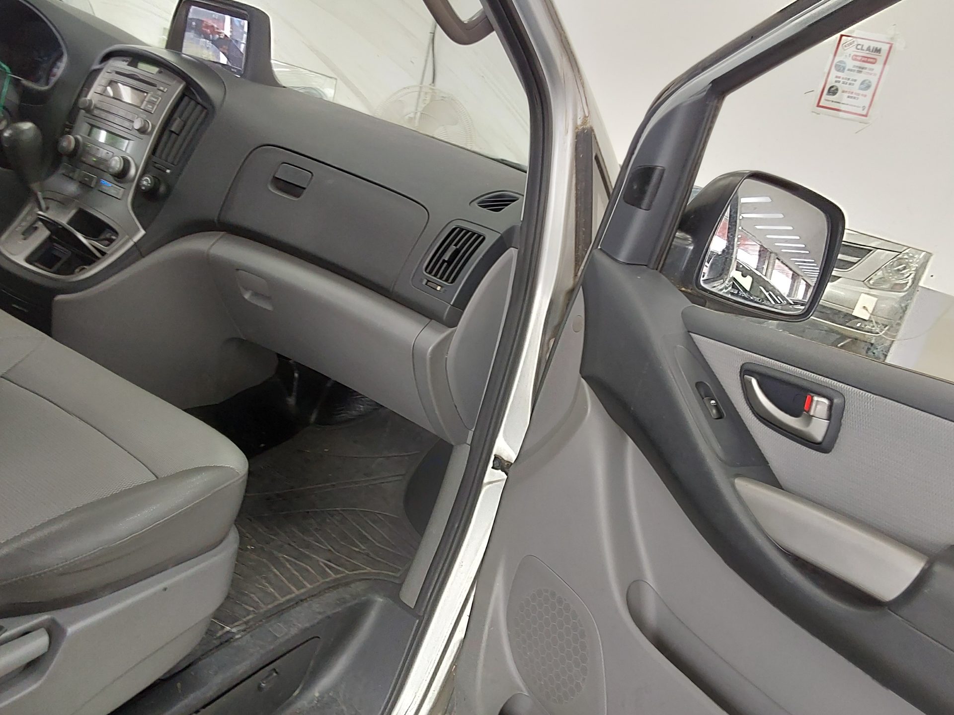 Hyundai Grand Starex 2010 - Image 14