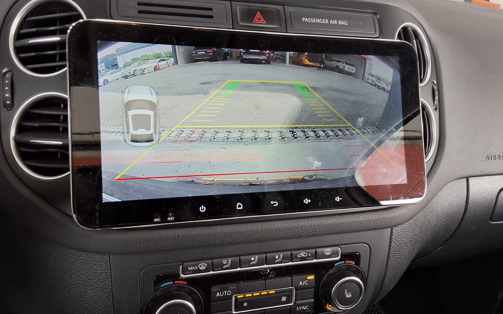 Volkswagen Tiguan 2014 - Image 18
