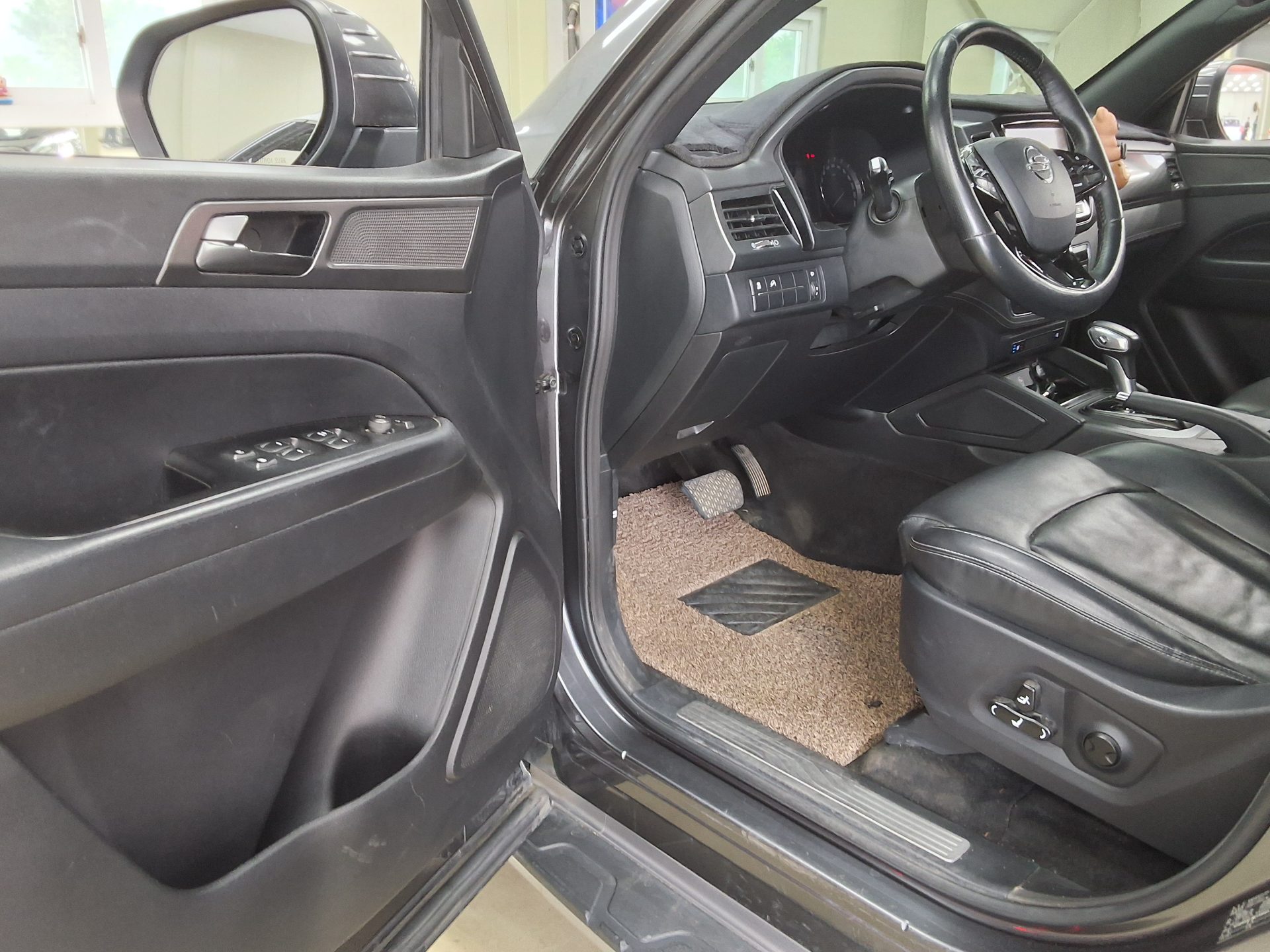 KG Mobility Rexton Sports 2021 - Image 9