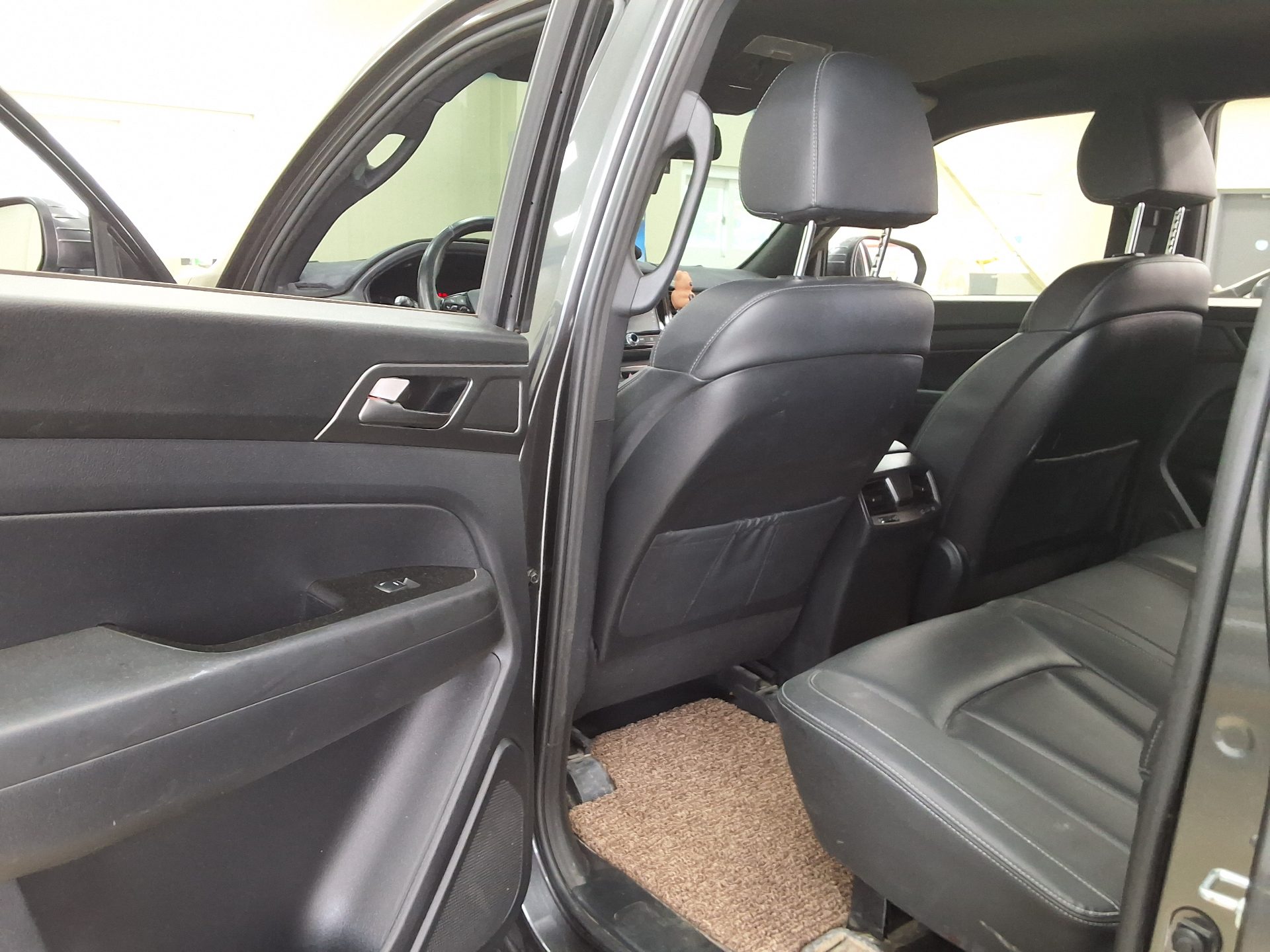 KG Mobility Rexton Sports 2021 - Image 11