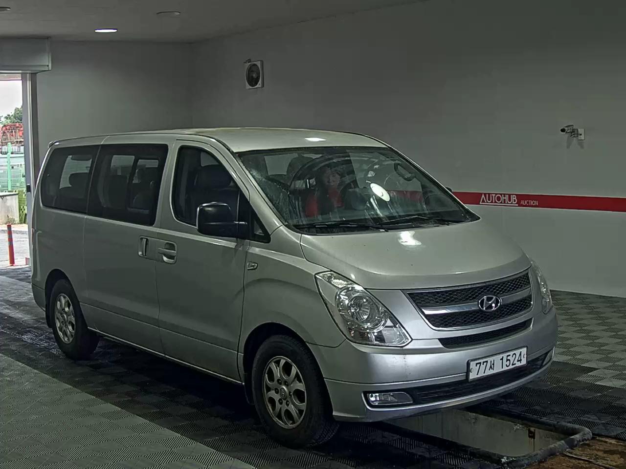 Hyundai Grand Starex 2010 - Image 2
