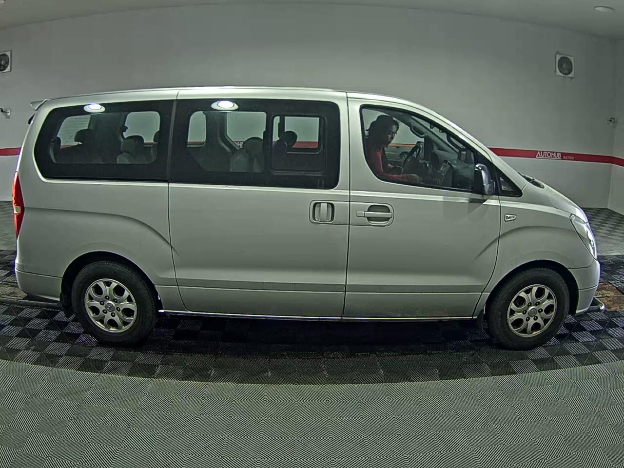 Hyundai Grand Starex 2010 - Image 3