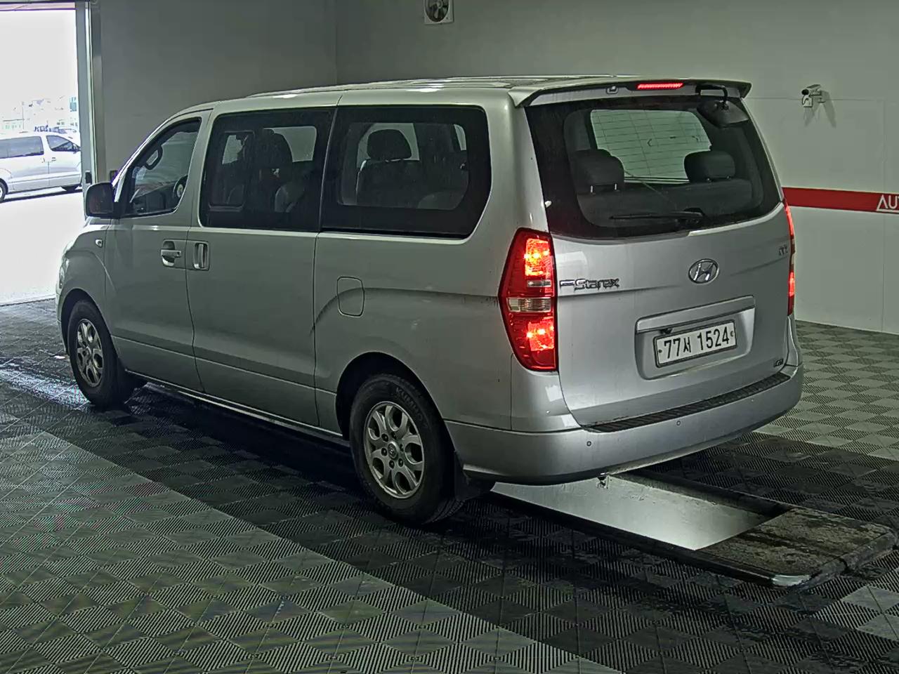 Hyundai Grand Starex 2010 - Image 5